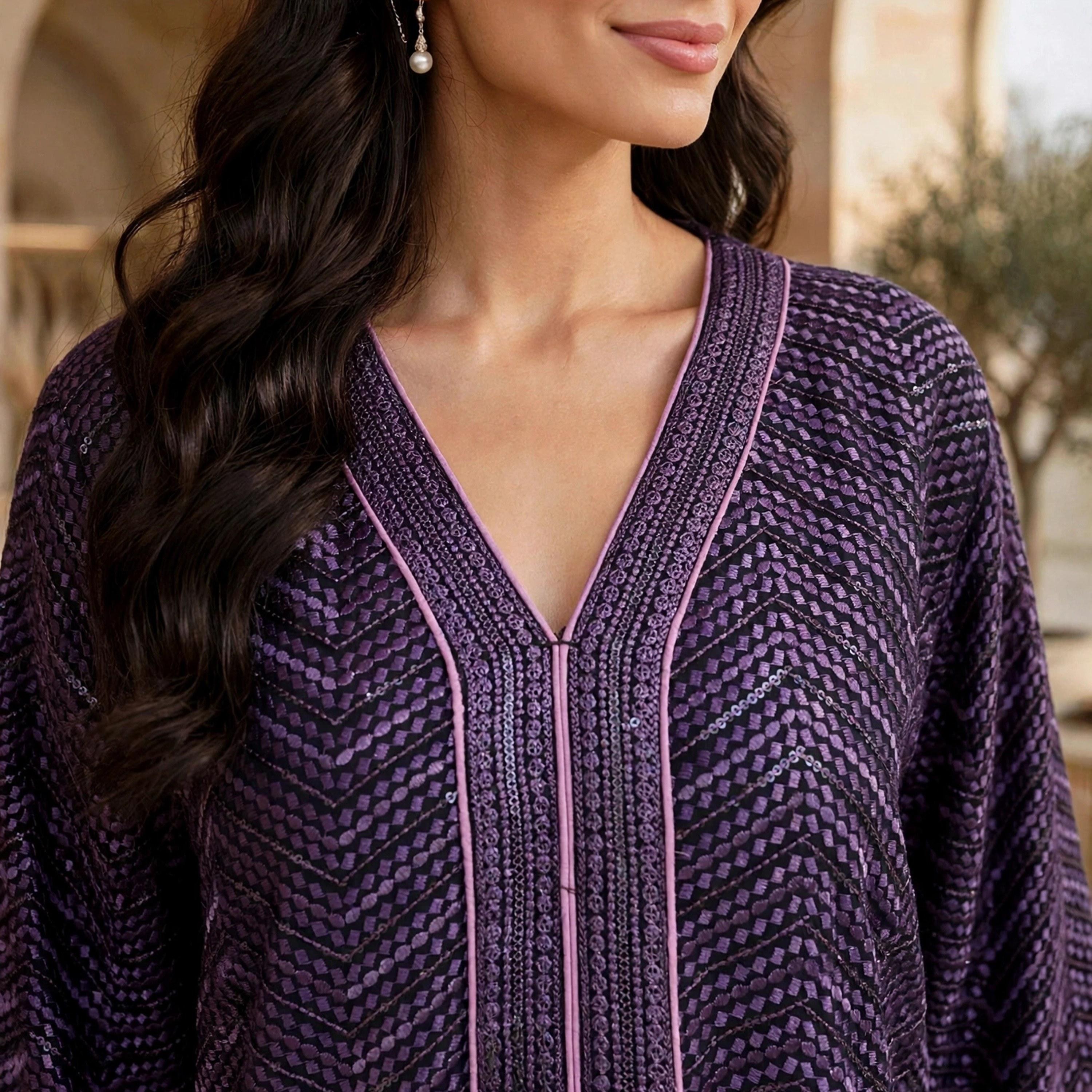جلابية حريمي بتطريز هندسي وأكمام واسعة تتسع تدريجياً من إيكسا-women-arabicclothing-jalabiyas-image-12