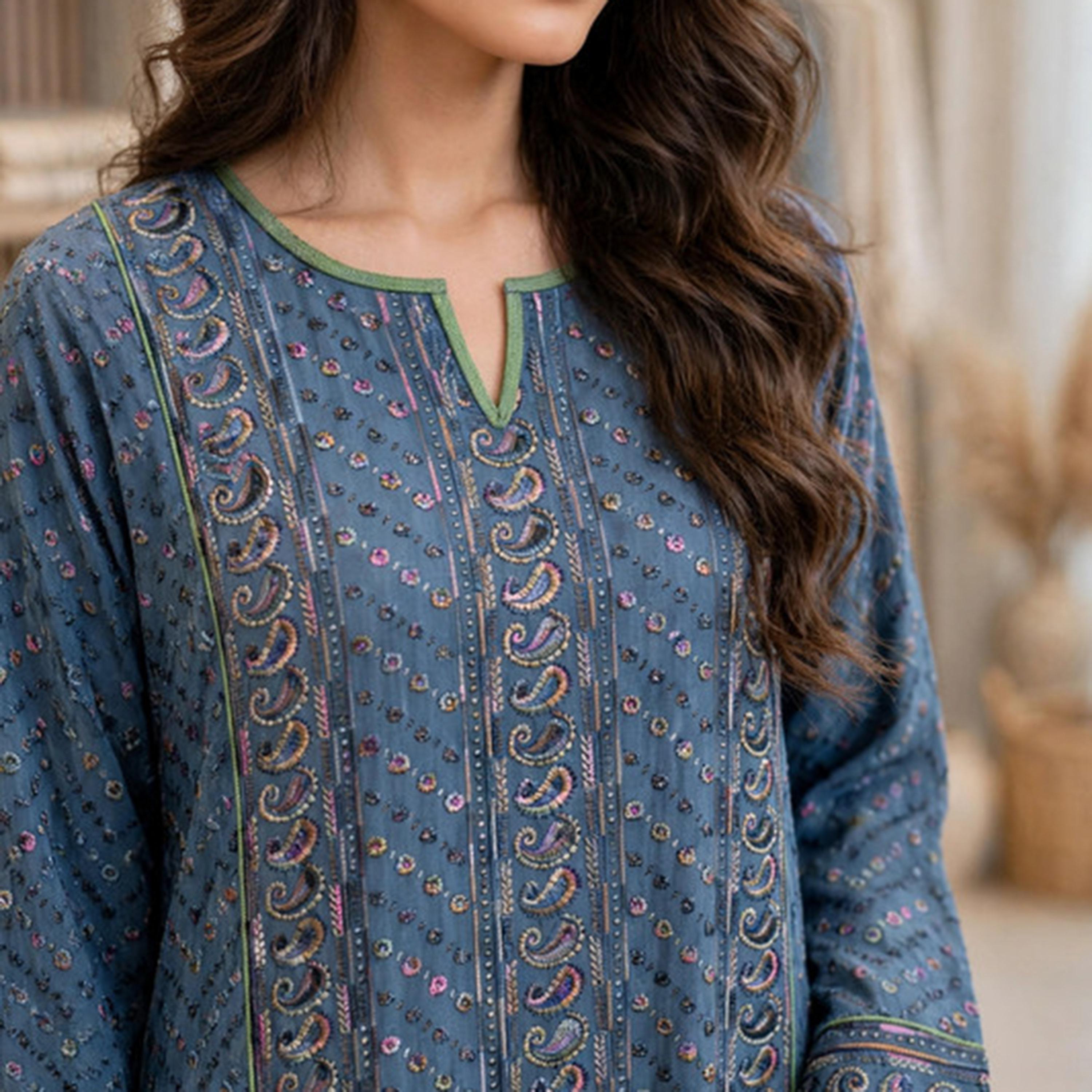 جلابية حريمي بتطريز هندسي وبيزلي من إككسا-women-arabicclothing-jalabiyas-image-2