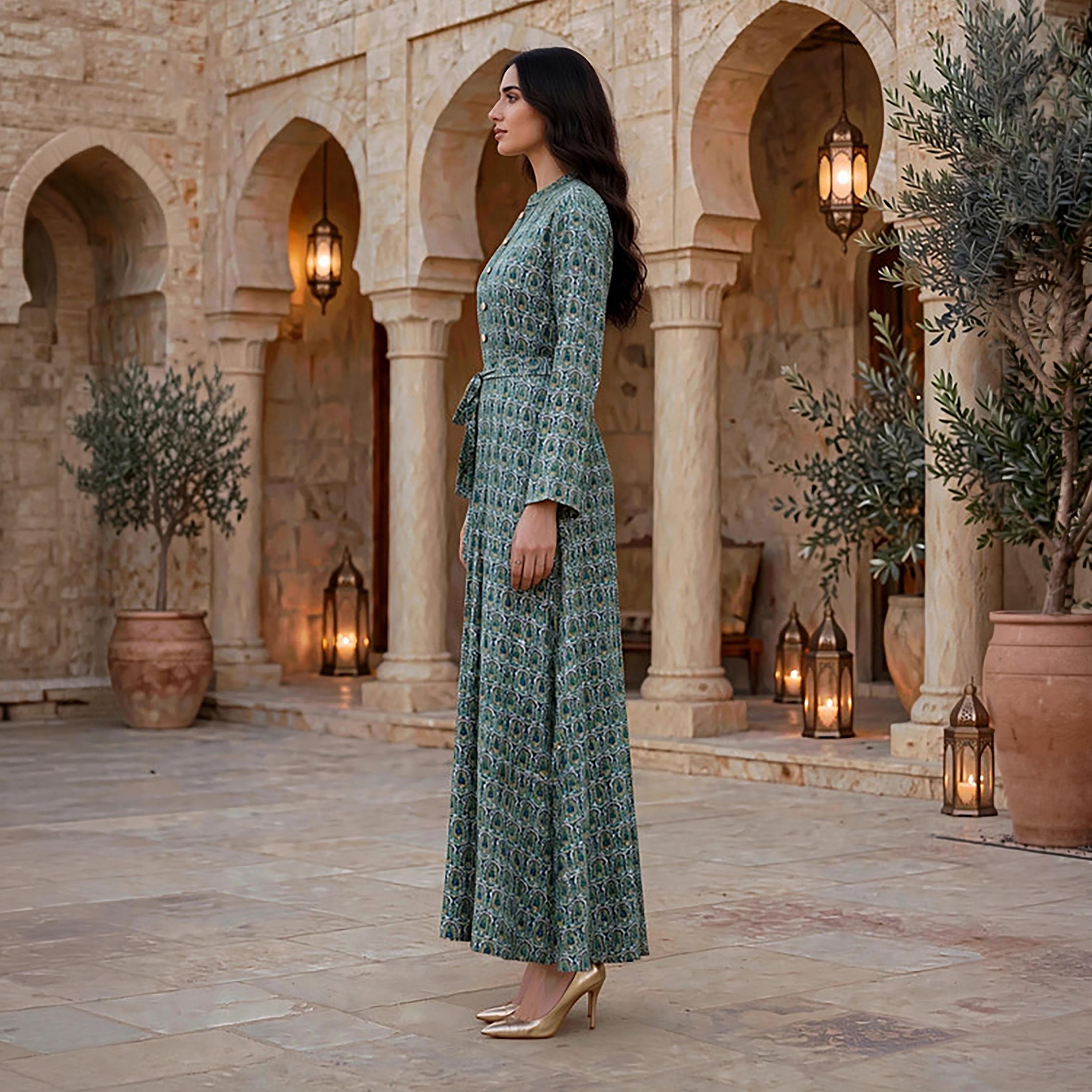 جلابية حريمي مع حزام وطبعة بيزلي بالكامل من إككسا-women-arabicclothing-jalabiyas-image-3
