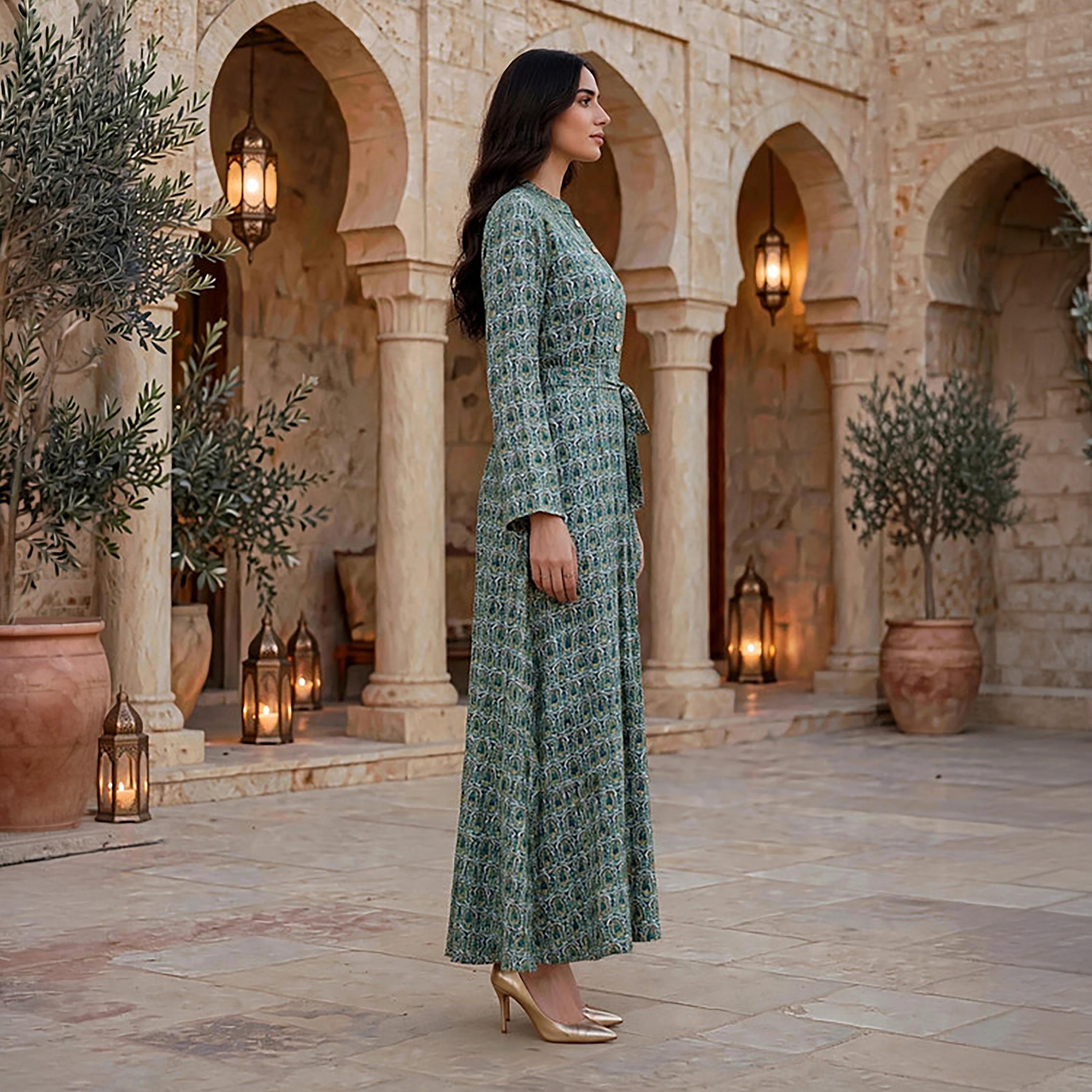 جلابية حريمي مع حزام وطبعة بيزلي بالكامل من إككسا-women-arabicclothing-jalabiyas-image-4