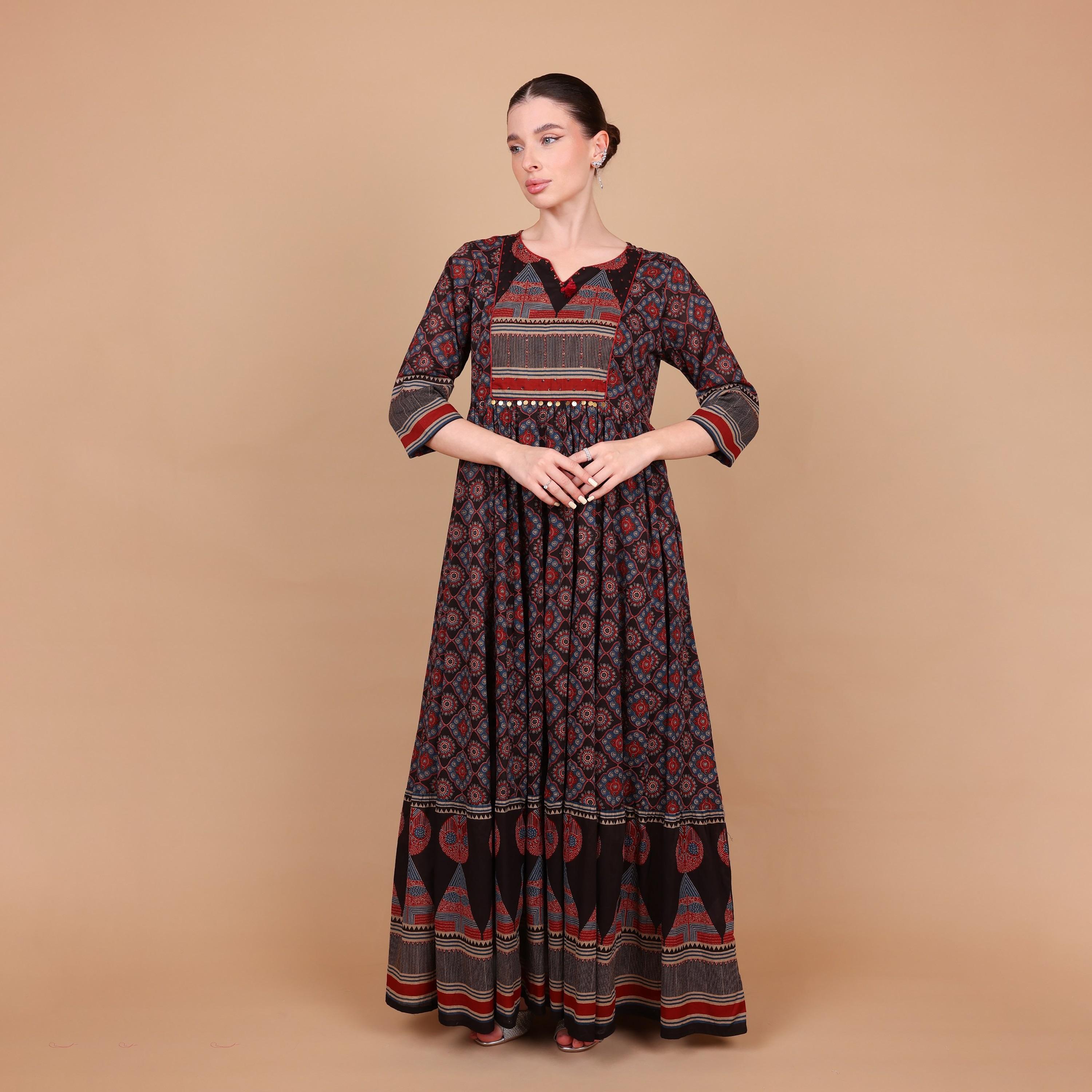 جلابية نسائية واسعة ومجسمة (فت آند فلير) بنقشة هندسية من إيككسا-women-arabicclothing-jalabiyas-image-11