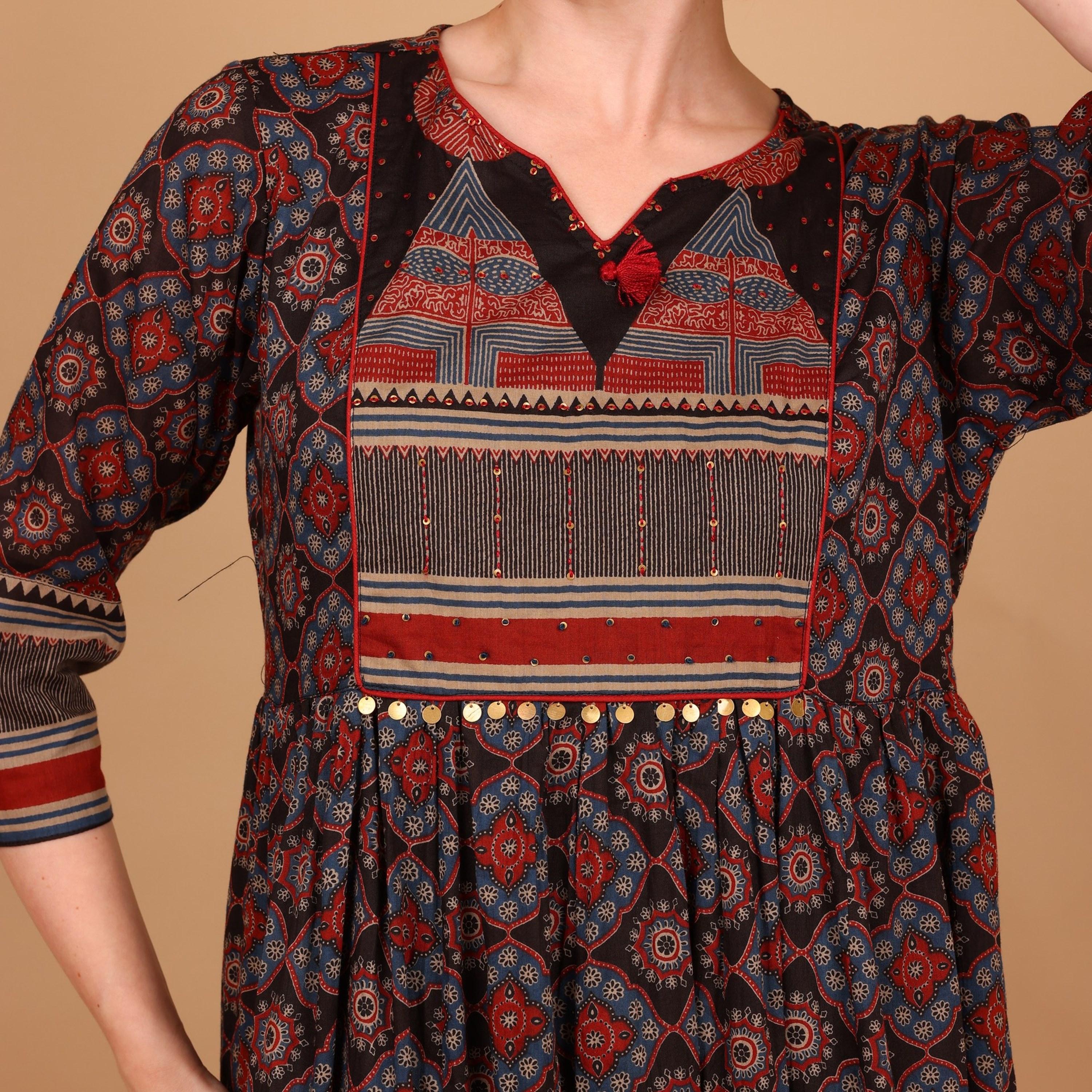 جلابية نسائية واسعة ومجسمة (فت آند فلير) بنقشة هندسية من إيككسا-women-arabicclothing-jalabiyas-image-12