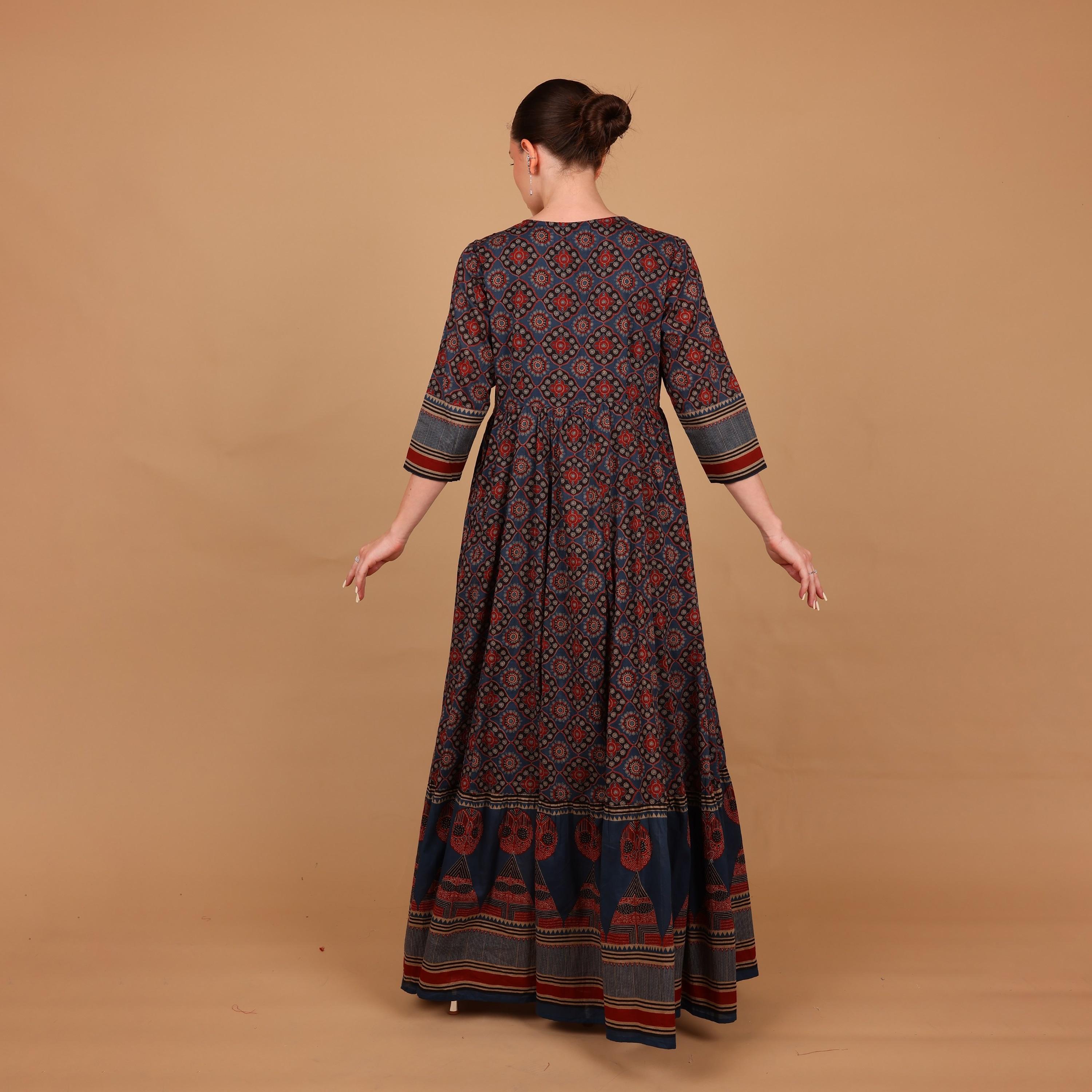 جلابية نسائية واسعة ومجسمة (فت آند فلير) بنقشة هندسية من إيككسا-women-arabicclothing-jalabiyas-image-4