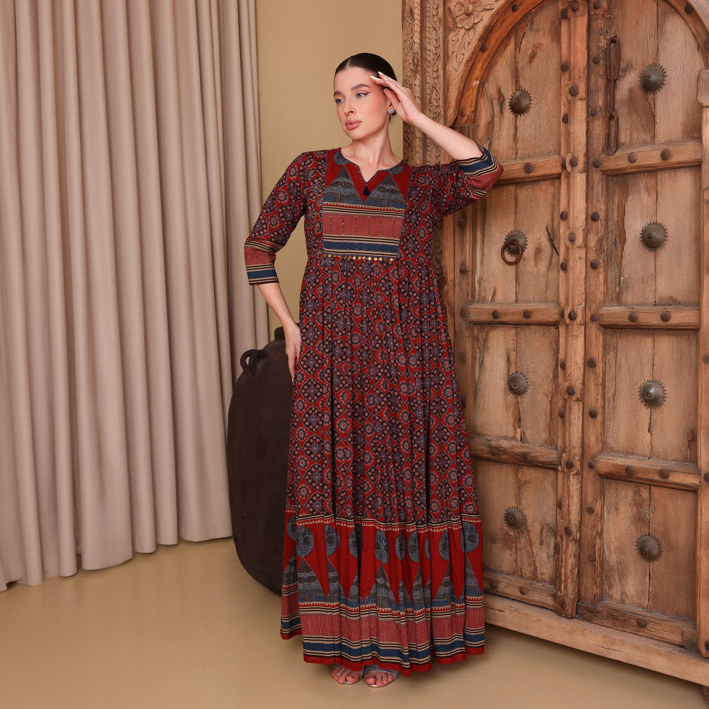 جلابية نسائية واسعة ومجسمة (فت آند فلير) بنقشة هندسية من إيككسا-women-arabicclothing-jalabiyas-image-5