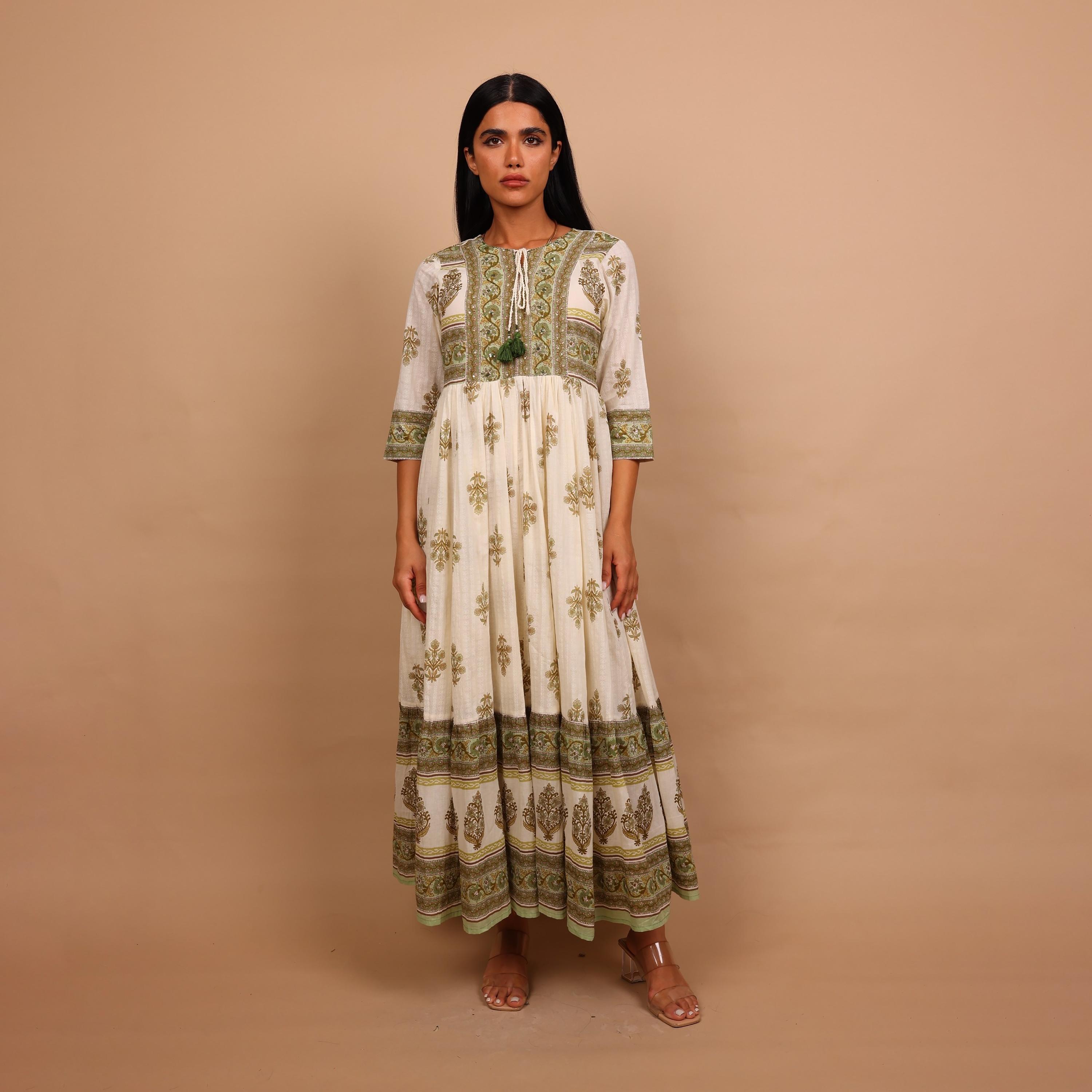 جلابية نسائية واسعة ومجسمة (فت آند فلير) بنقشة زهور من إيككسا-women-arabicclothing-jalabiyas-image-1