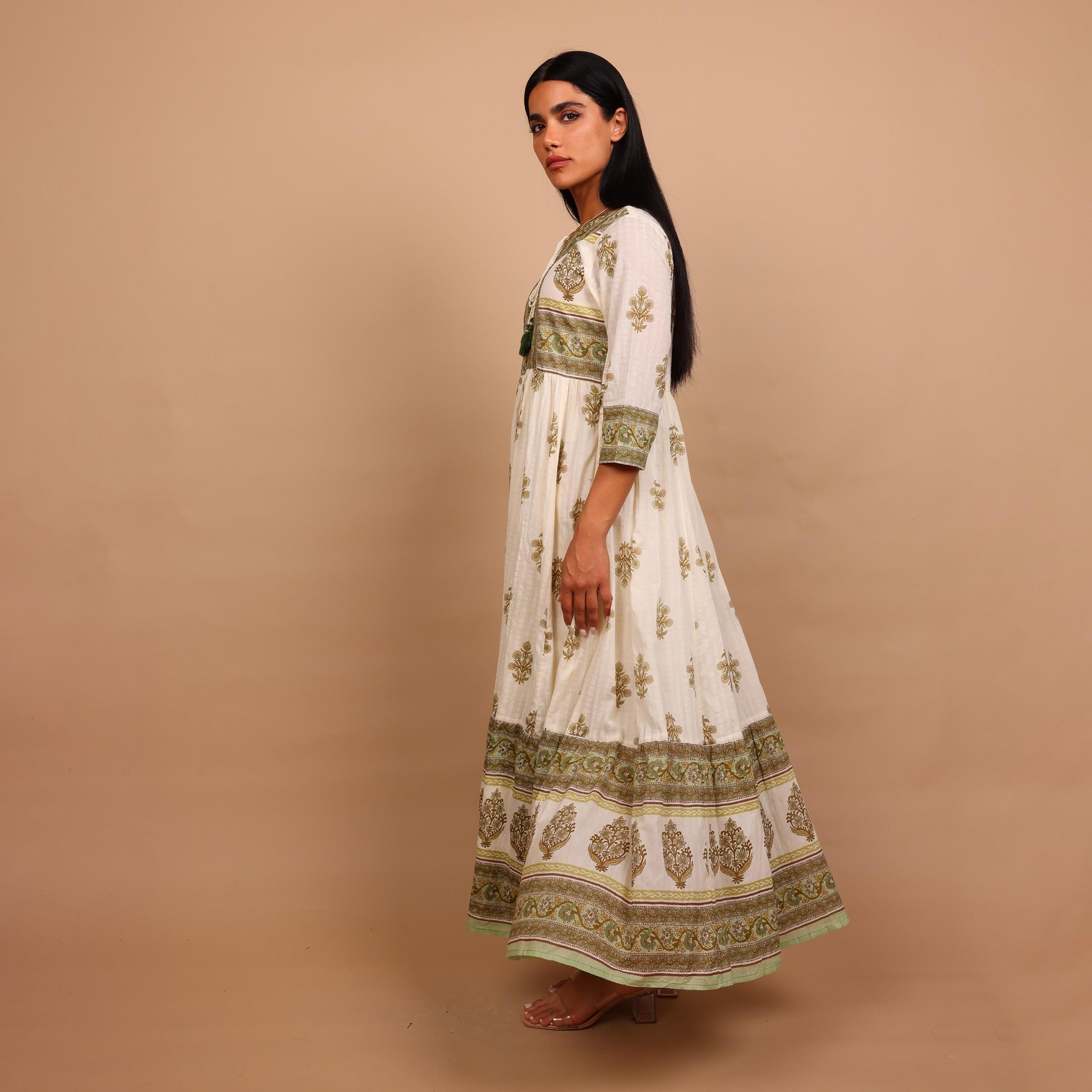 جلابية نسائية واسعة ومجسمة (فت آند فلير) بنقشة زهور من إيككسا-women-arabicclothing-jalabiyas-image-3