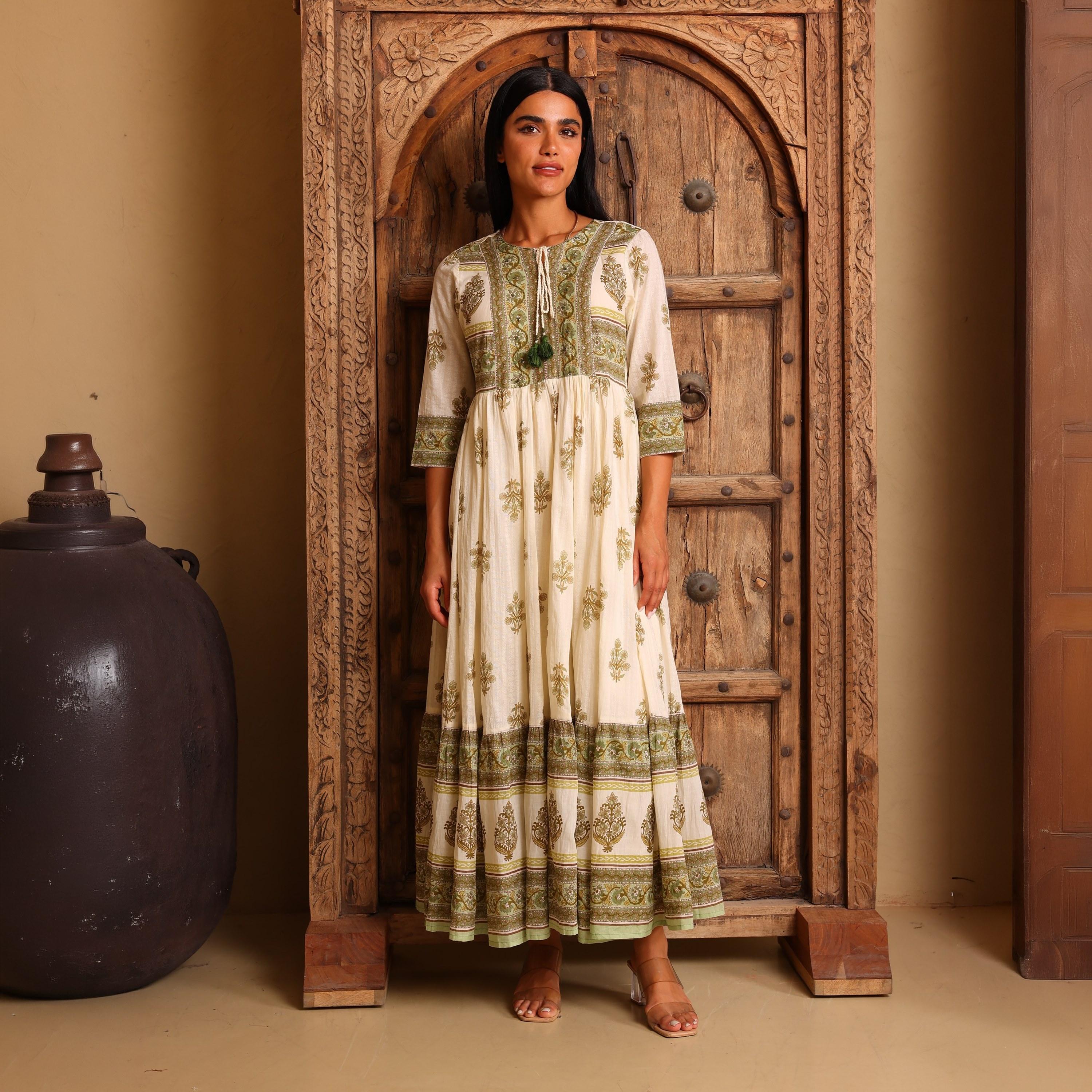 جلابية نسائية واسعة ومجسمة (فت آند فلير) بنقشة زهور من إيككسا-women-arabicclothing-jalabiyas-image-14