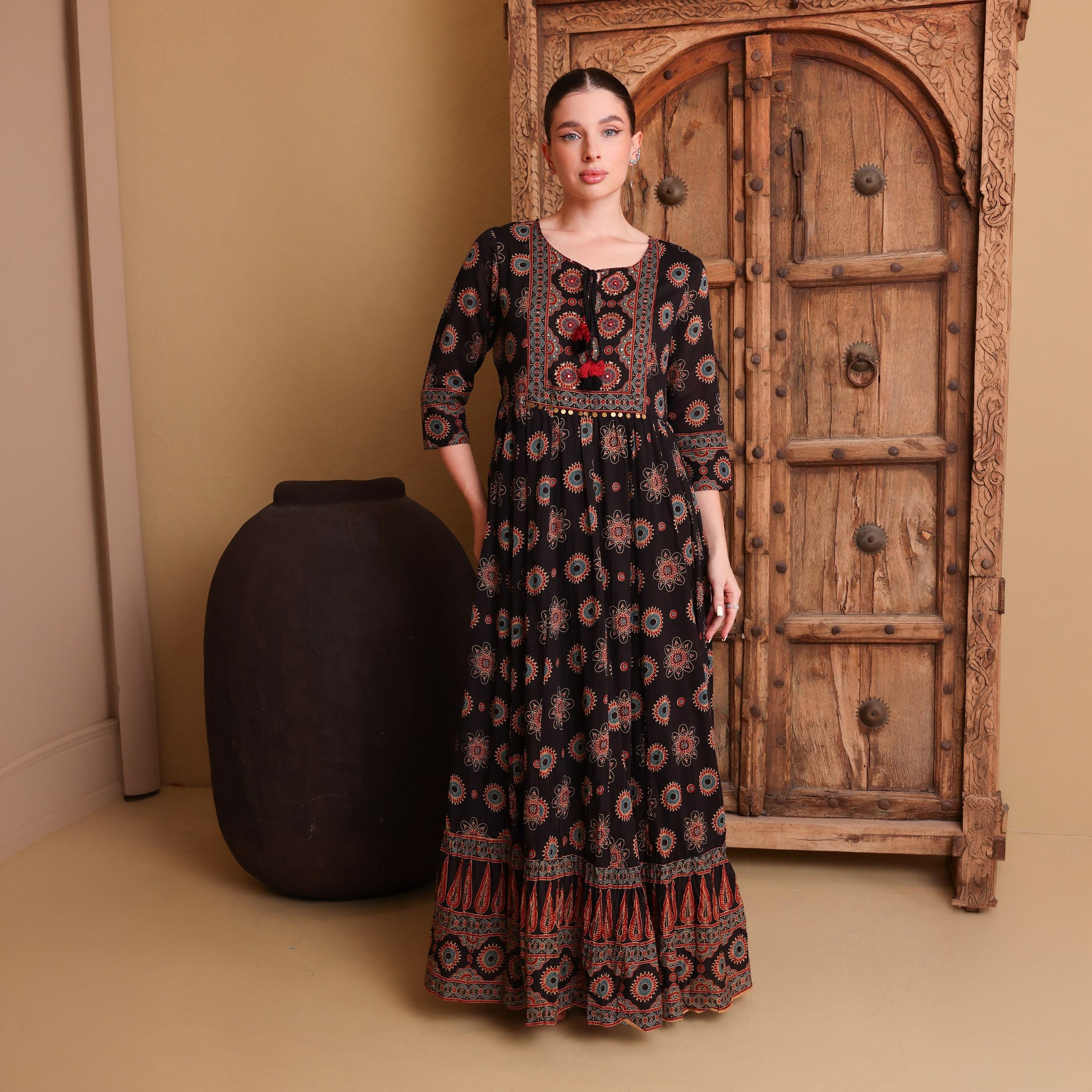 جلابية نسائية واسعة ومجسمة (فت آند فلير) بنقشة عرقية من إيككسا-women-arabicclothing-jalabiyas-image-1
