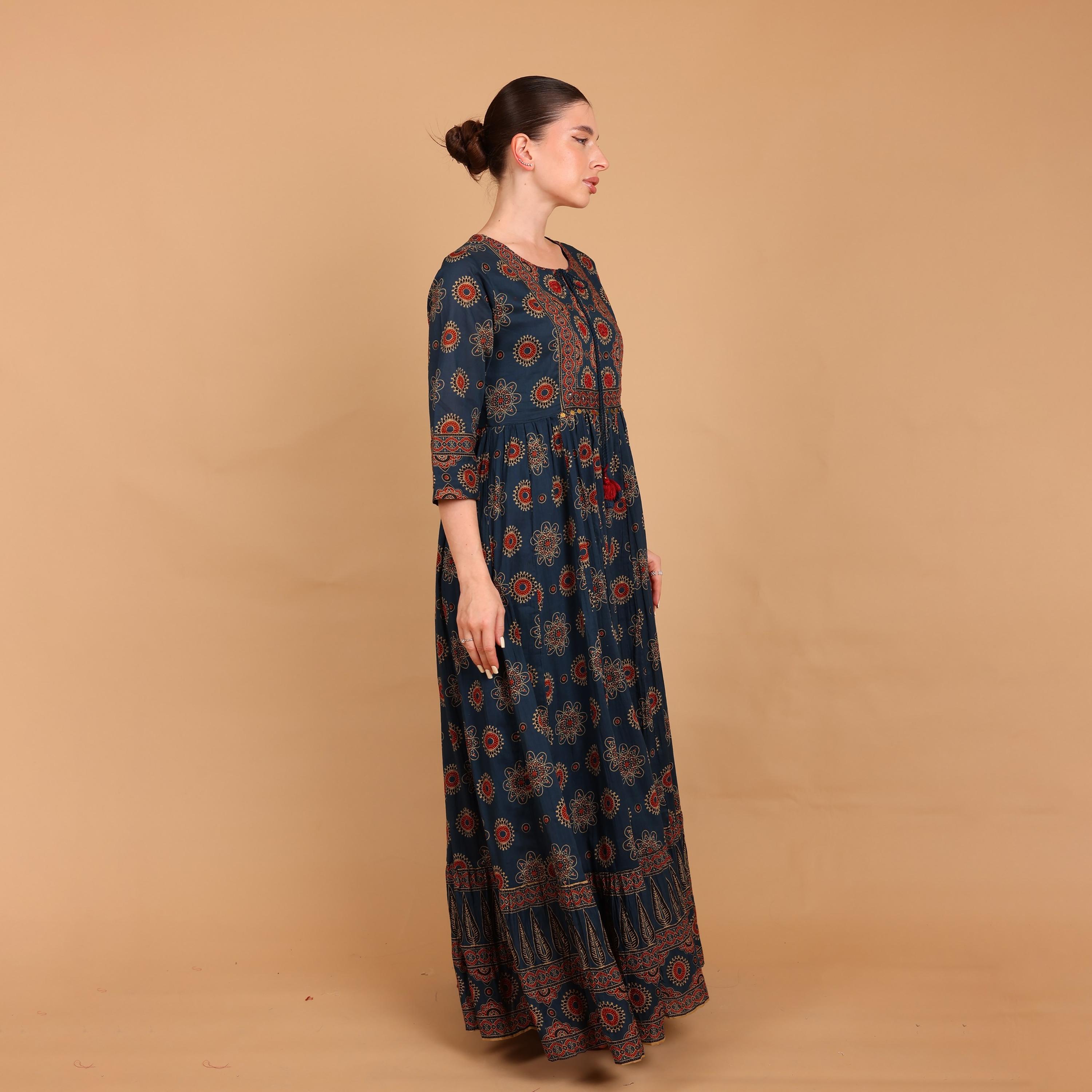 جلابية نسائية واسعة ومجسمة (فت آند فلير) بنقشة عرقية من إيككسا-women-arabicclothing-jalabiyas-image-9