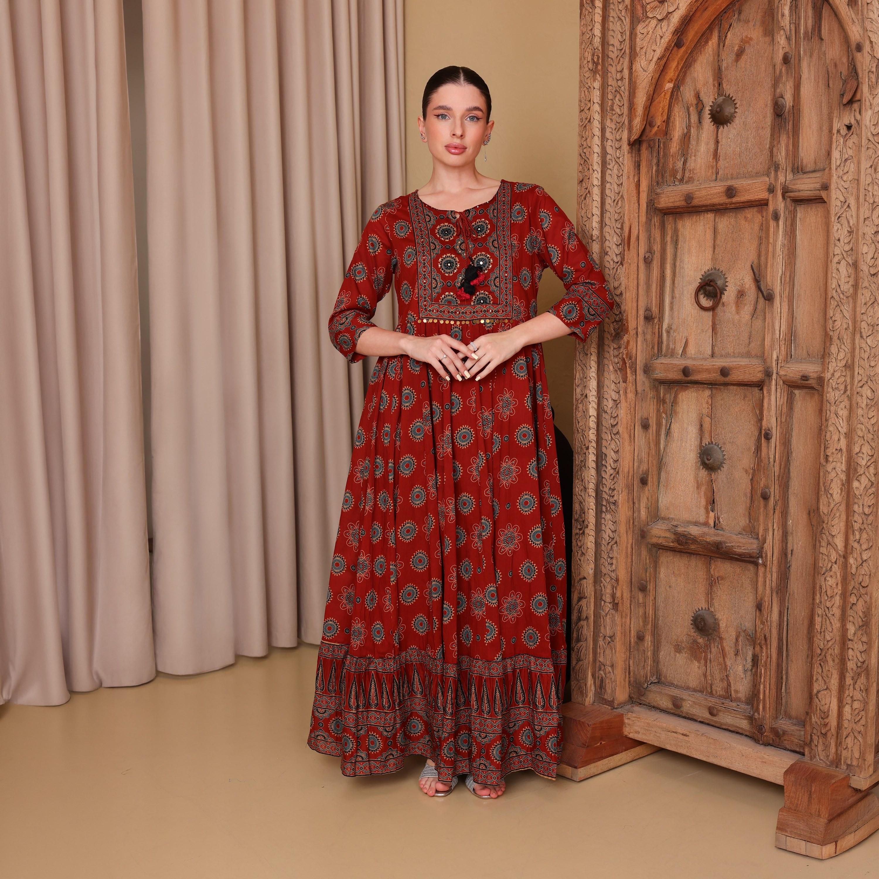 جلابية نسائية واسعة ومجسمة (فت آند فلير) بنقشة عرقية من إيككسا-women-arabicclothing-jalabiyas-image-11