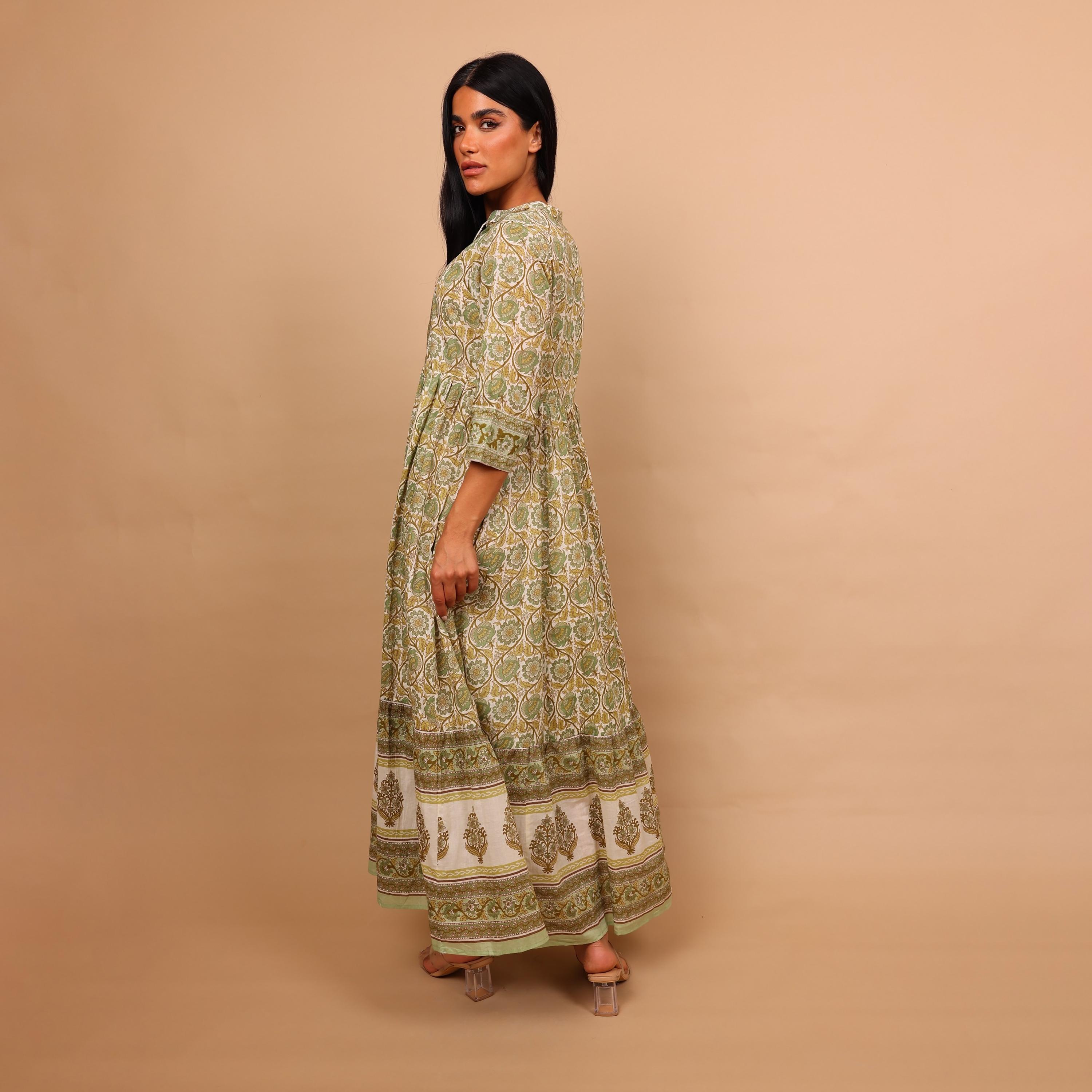 جلابية نسائية واسعة ومجسمة (فت آند فلير) بياقة ماندارين ونقشة زهور من إيككسا-women-arabicclothing-jalabiyas-image-4