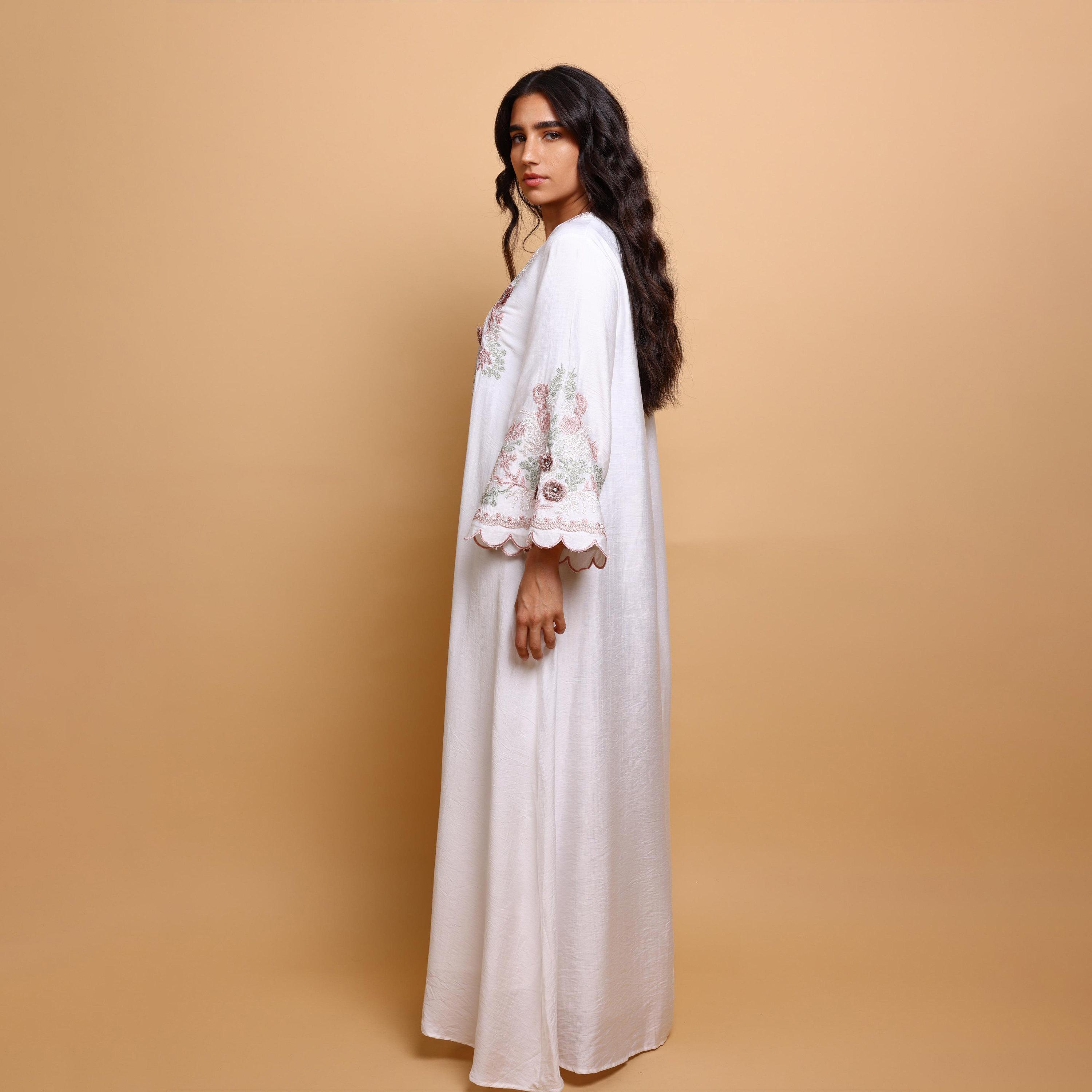 جلابية سهرة نسائية بتطريز زهور وأكمام واسعة ذات أطراف صدفية من إكسا-women-arabicclothing-jalabiyas-image-4
