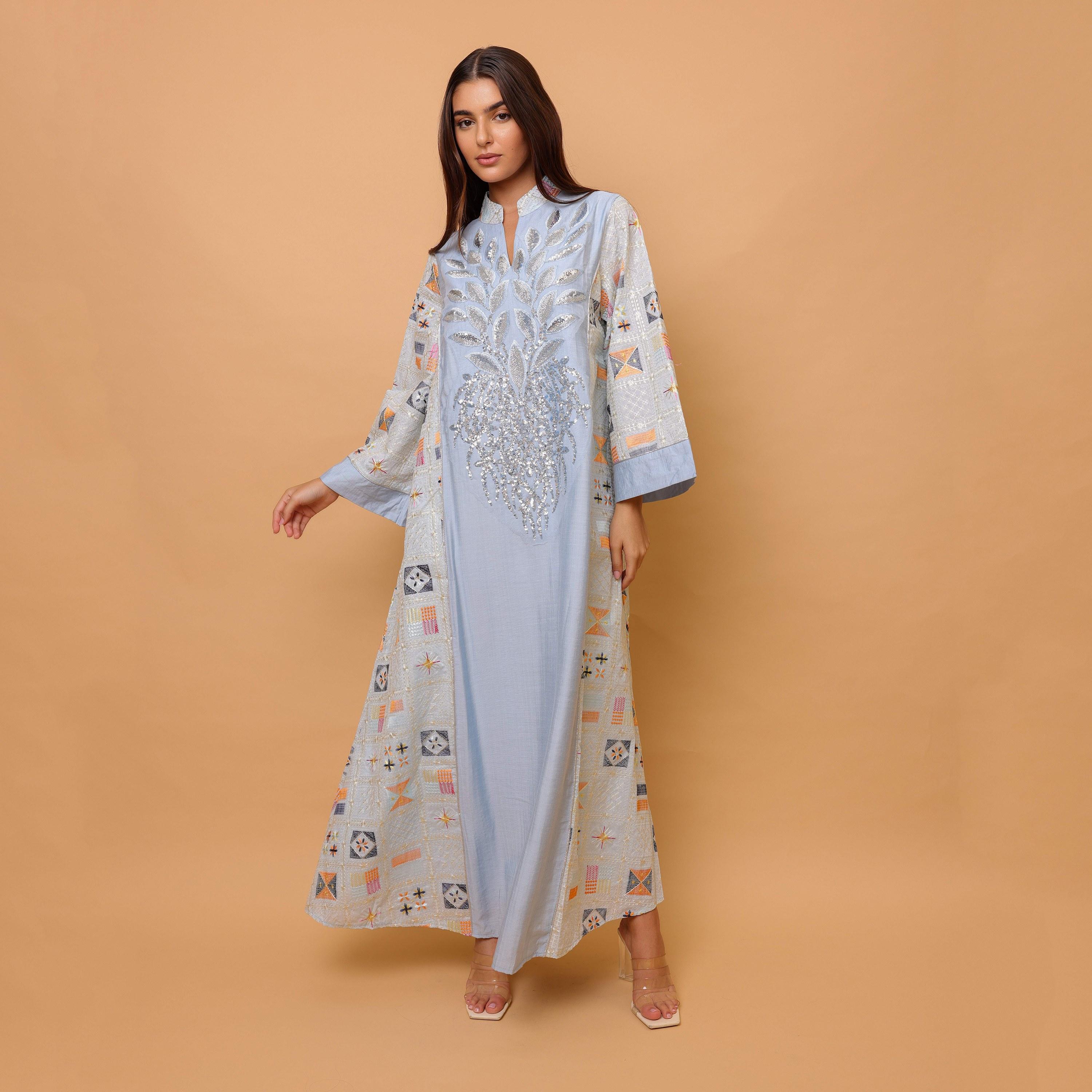 جلابية سهرة نسائية مطرزة ومزينة بالترتر بياقة ماندارين وأكمام واسعة من إيككسا-women-clothing-dresses-image-9