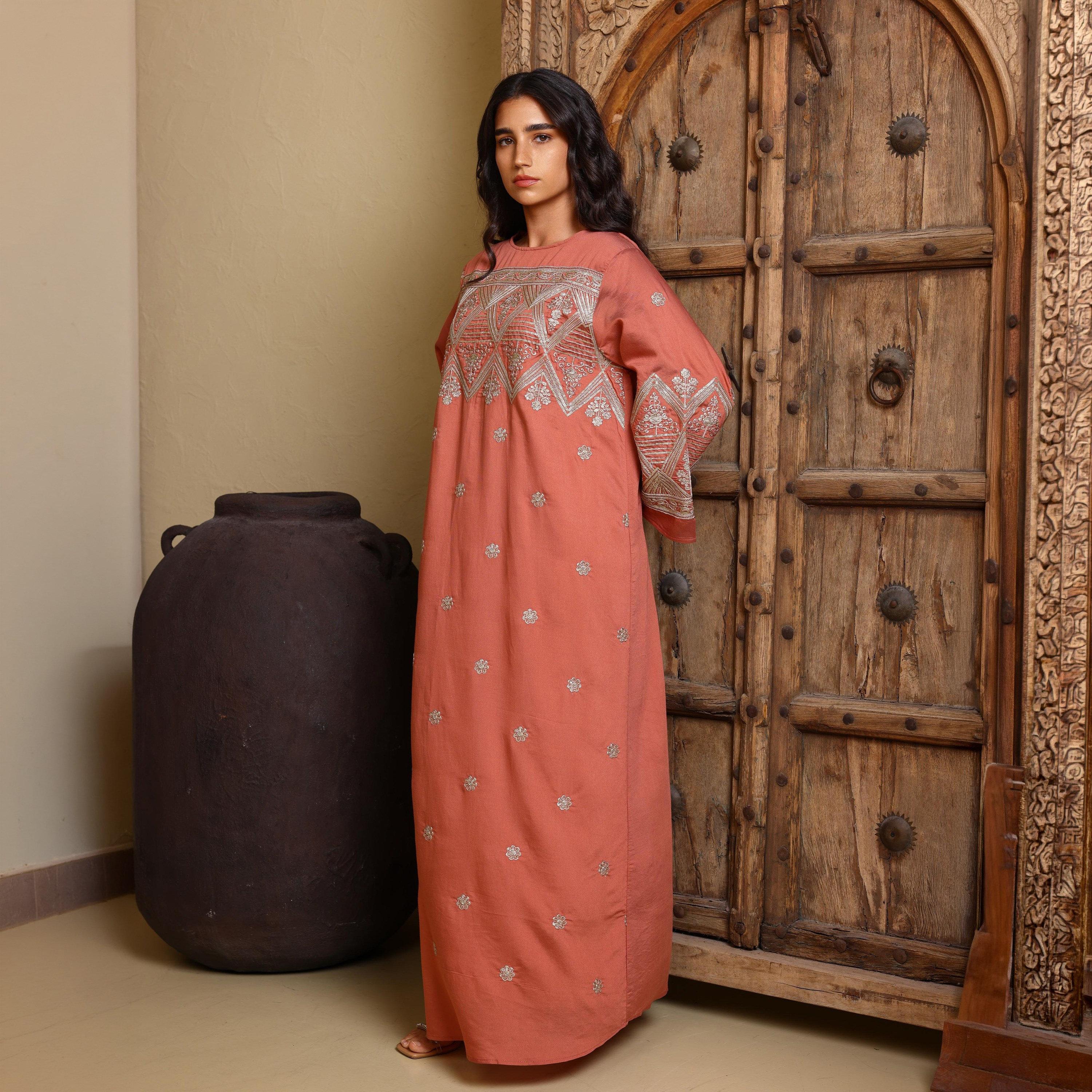 جلابية سهرة نسائية بتطريز وأكمام واسعة من إكسا-women-arabicclothing-jalabiyas-image-3