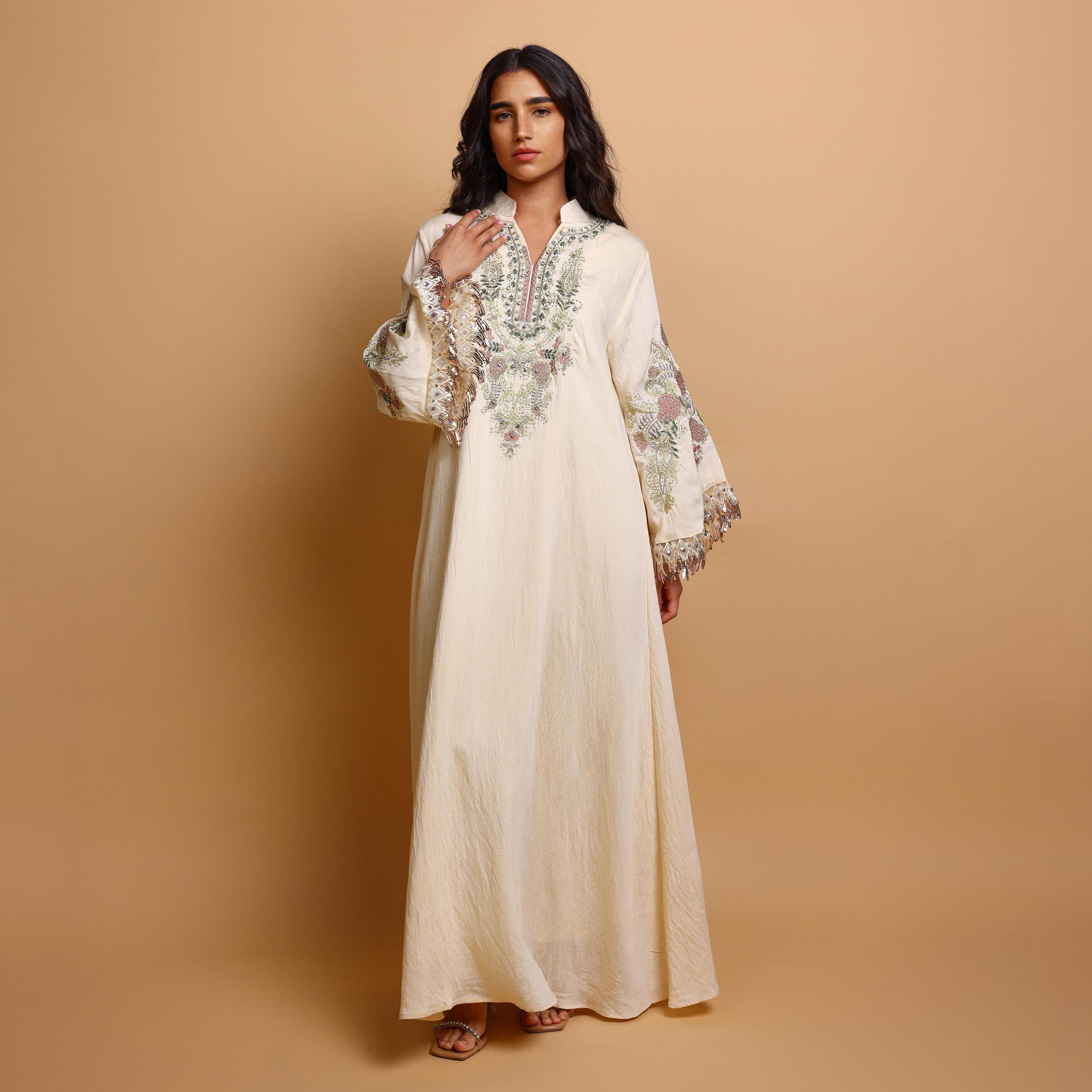 جلابية سهرة نسائية بياقة ماندارين وتطريز زهور وأكمام واسعة (كلوش) من إكسا-women-arabicclothing-jalabiyas-image-3