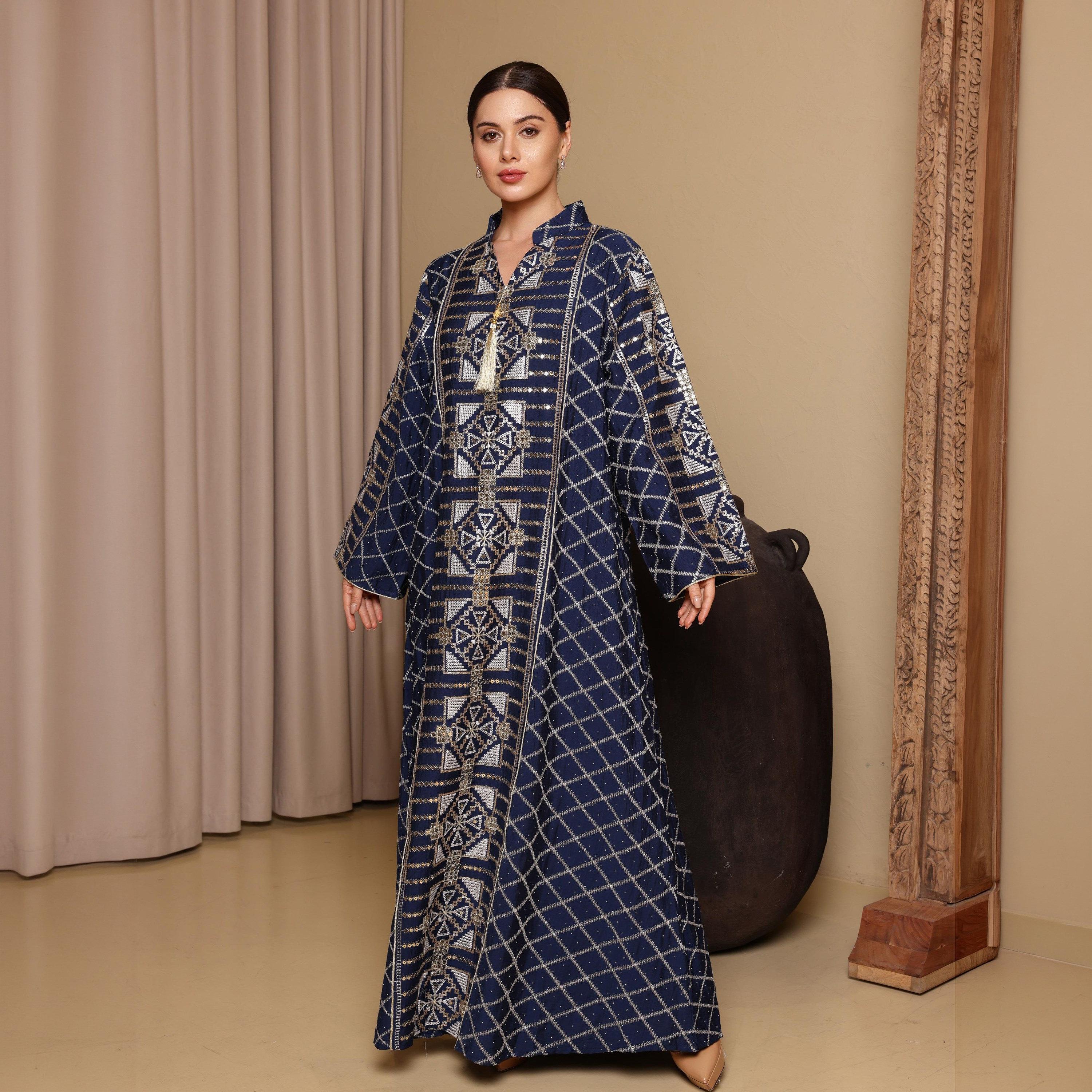 جلابية سهرة نسائية بياقة ماندارين وتطريز هندسي وأكمام واسعة من إكسا-women-arabicclothing-jalabiyas-image-5