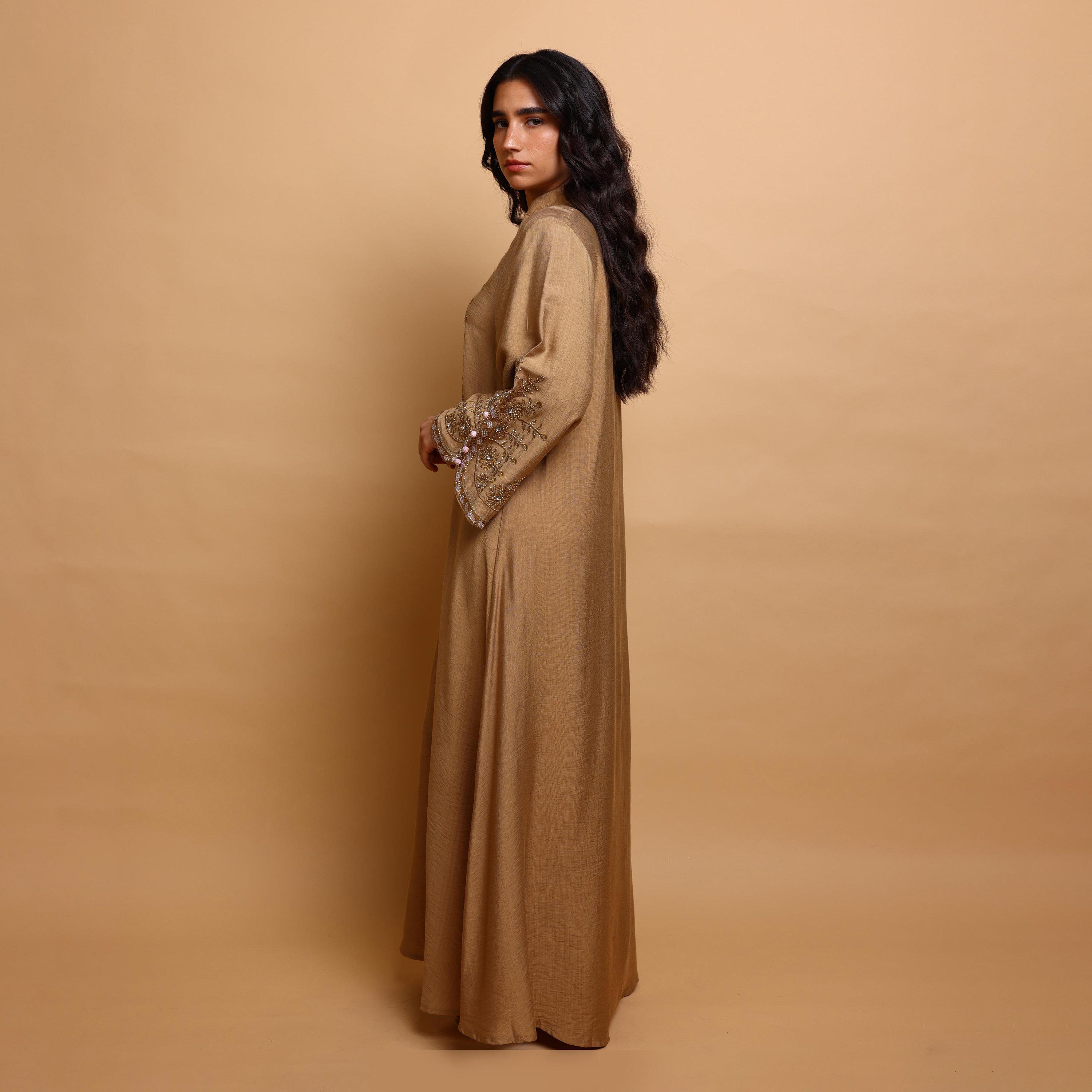 جلابية سهرة نسائية بياقة ماندارين وتطريز زهور وأكمام واسعة (كلوش) من إكسا-women-arabicclothing-jalabiyas-image-4