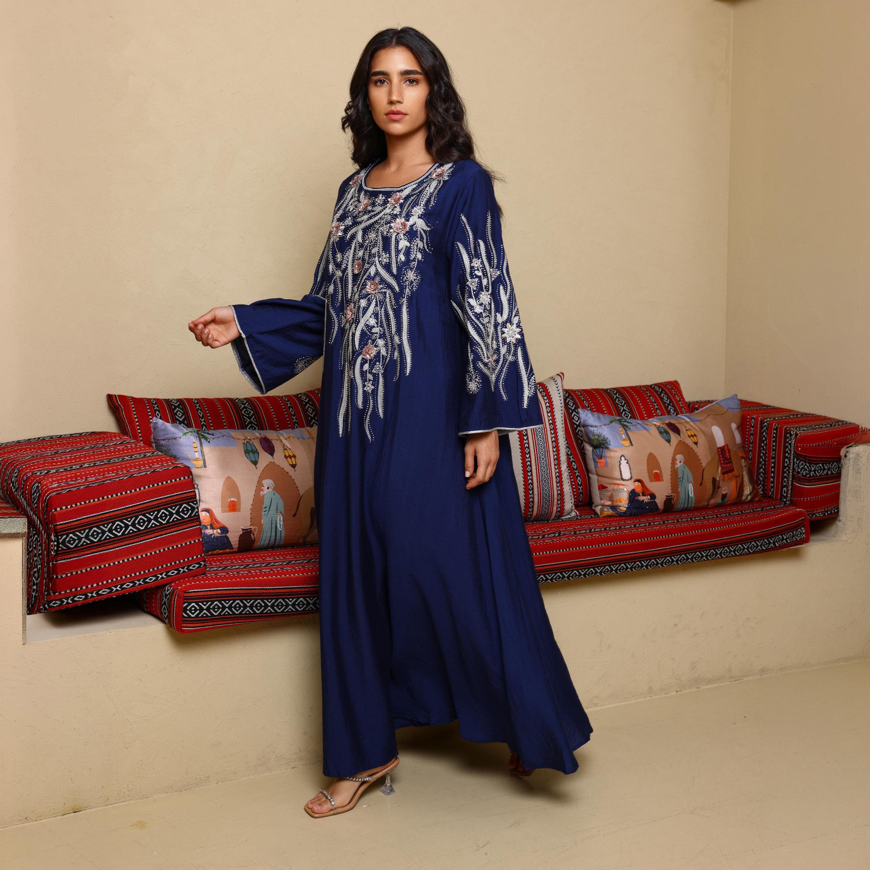 جلابية سهرة نسائية بتطريز زهور وأكمام واسعة من إكسا-women-arabicclothing-jalabiyas-image-3