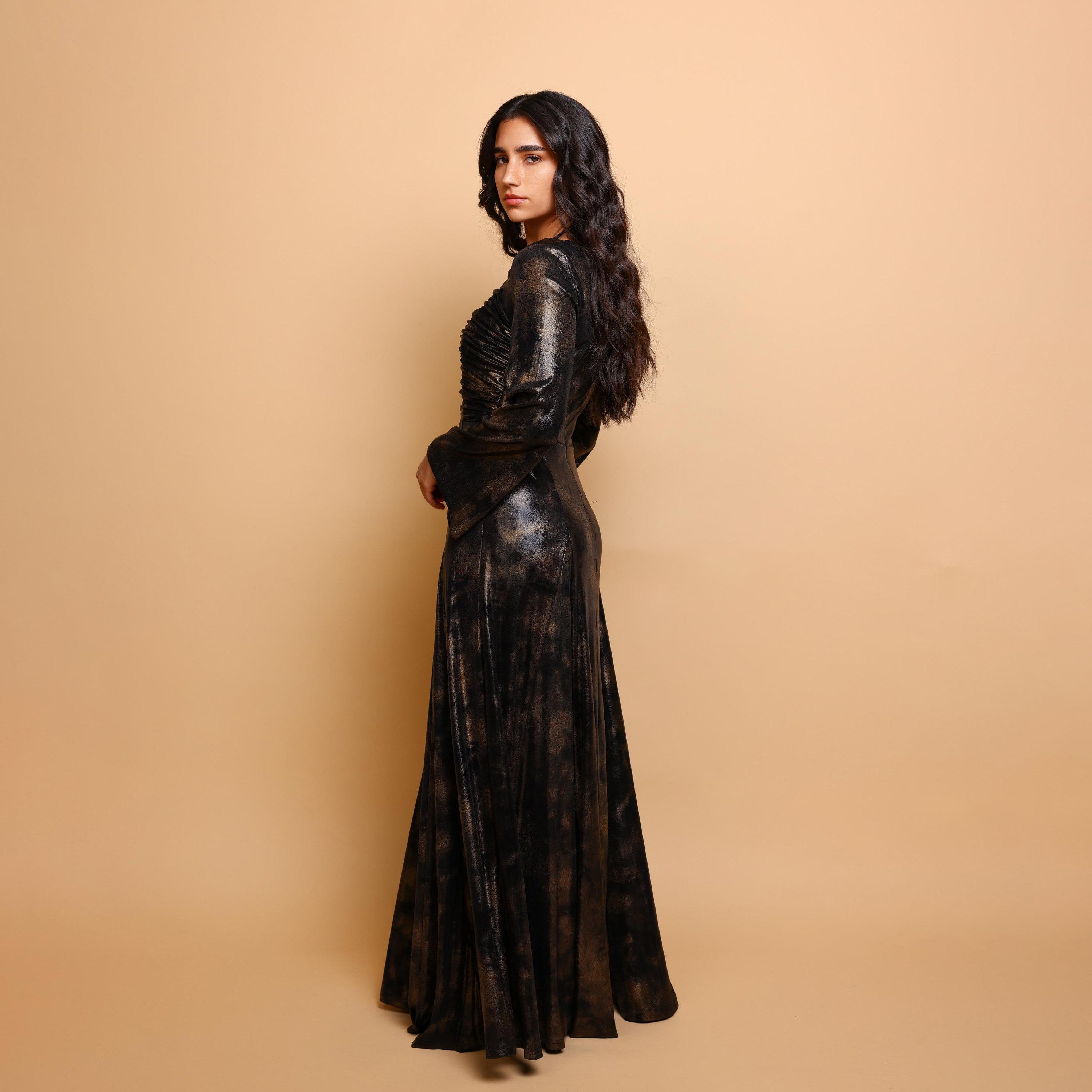 جلابية سهرة نسائية بقصة واسعة وياقة "هالتر" معدنية مزمومة من إكسا-women-clothing-dresses-image-3
