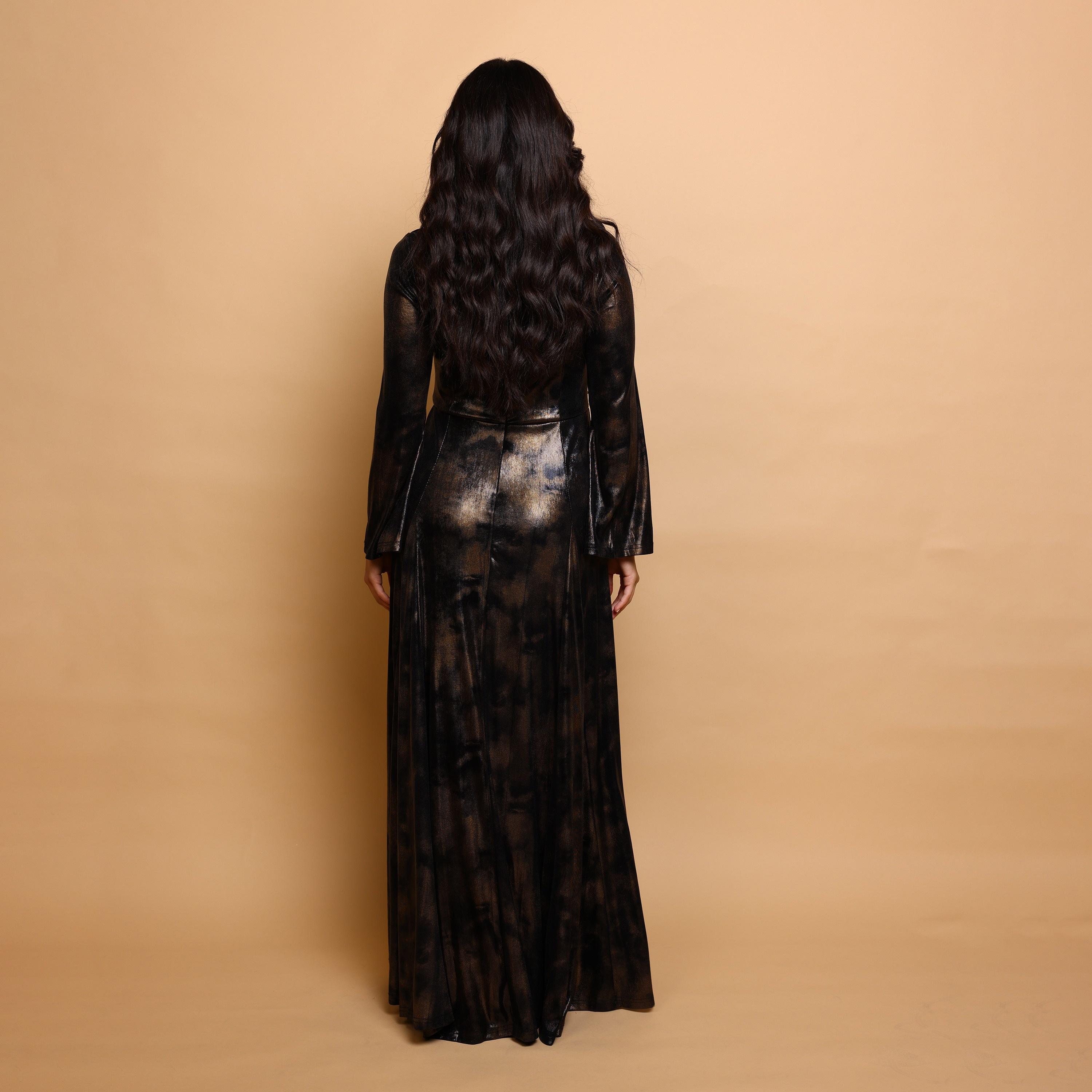 جلابية سهرة نسائية بقصة واسعة وياقة "هالتر" معدنية مزمومة من إكسا-women-clothing-dresses-image-4