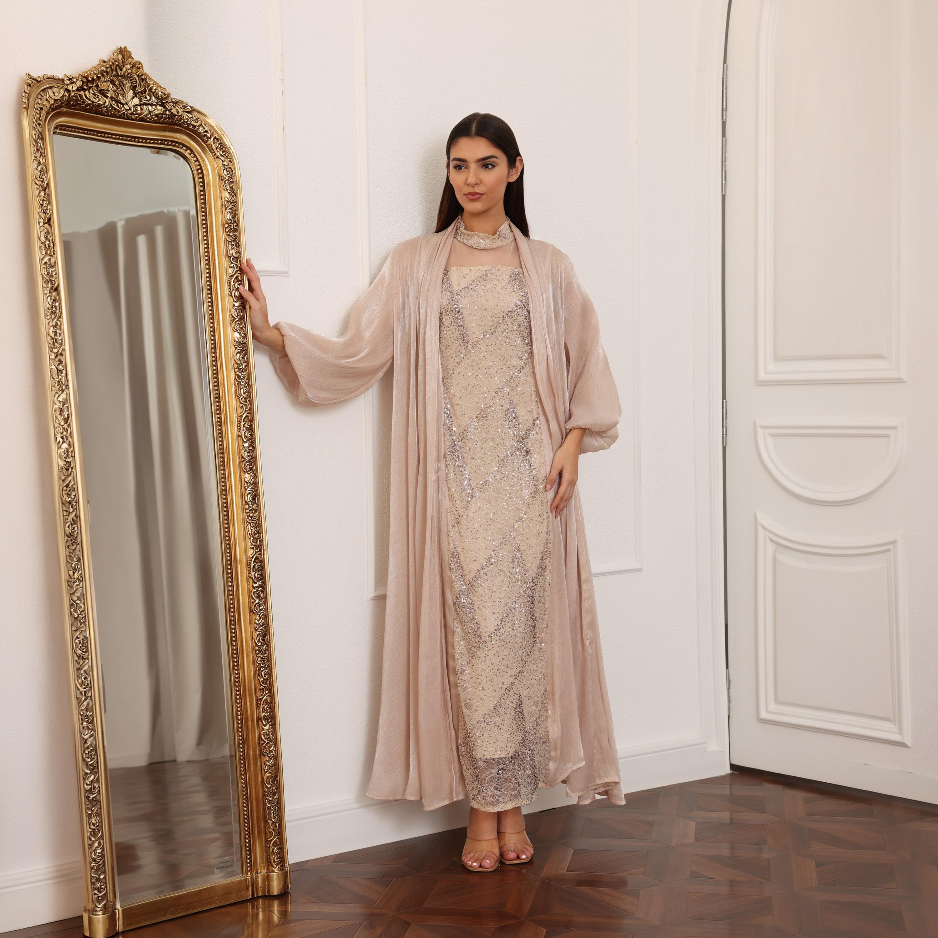 جلابية سهرة نسائية بأكمام "بالون" و"سيكوين" مع "شروغ" طويل من إككسا-women-clothing-dresses-image-25