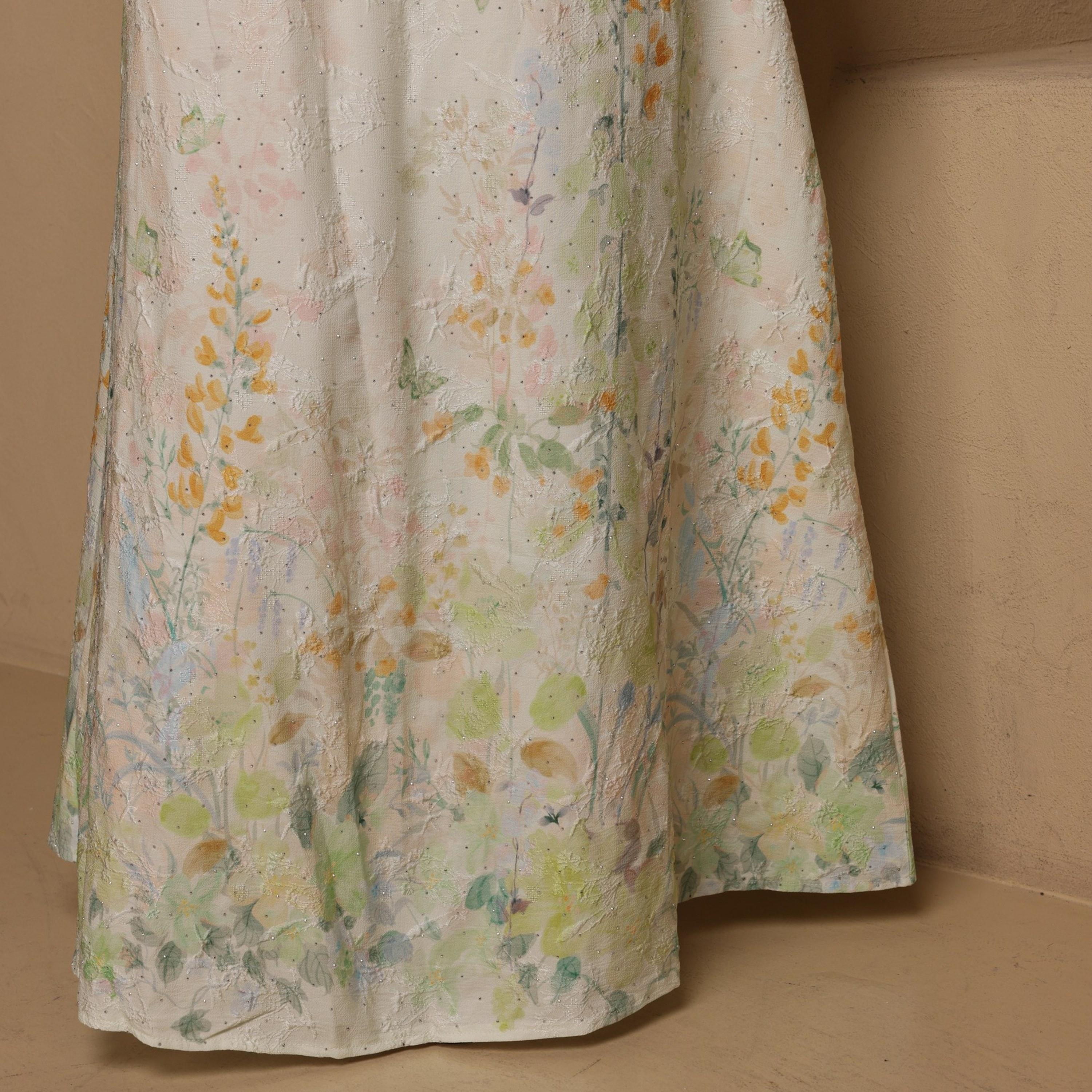 جلابية سهرة نسائية بفتحة رقبة "سكالوب" وأكمام واسعة مع تطريز ولؤلؤ من إككسا-women-arabicclothing-jalabiyas-image-7