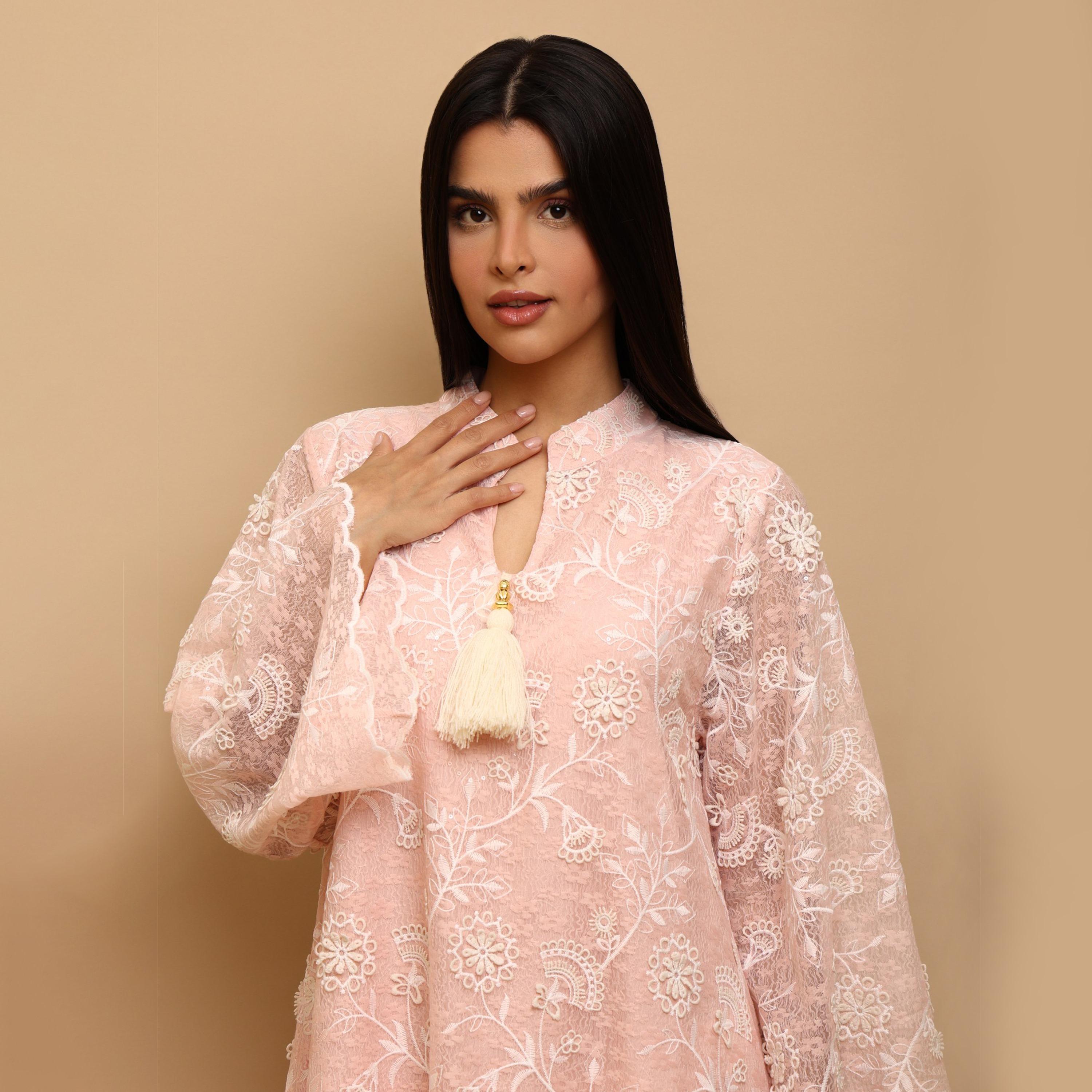 جلابية سهرة نسائية بياقة ماندارين وتطريز زهور وأكمام واسعة (كلوش) من إكسا-women-arabicclothing-jalabiyas-image-11