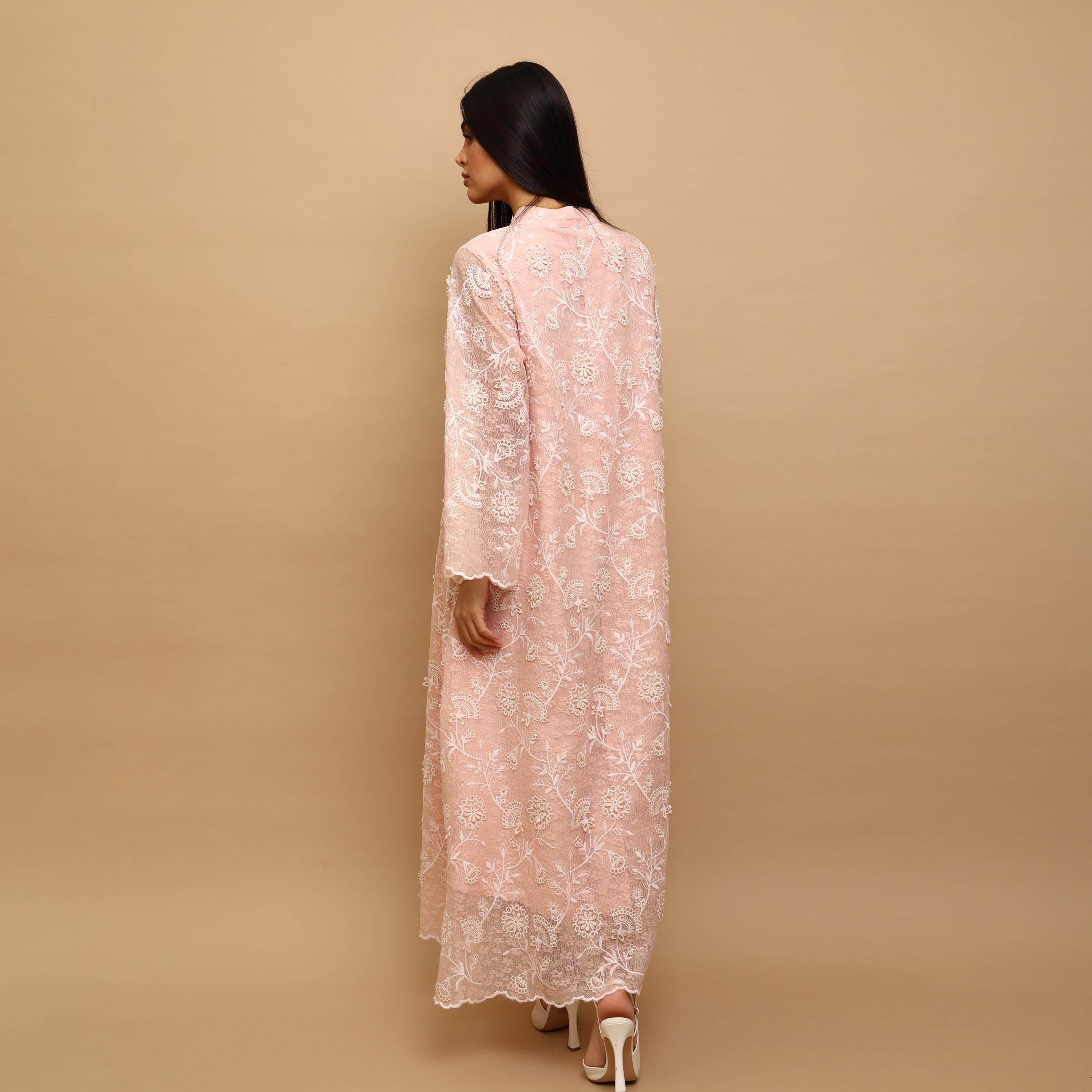 جلابية سهرة نسائية بياقة ماندارين وتطريز زهور وأكمام واسعة (كلوش) من إكسا-women-arabicclothing-jalabiyas-image-4