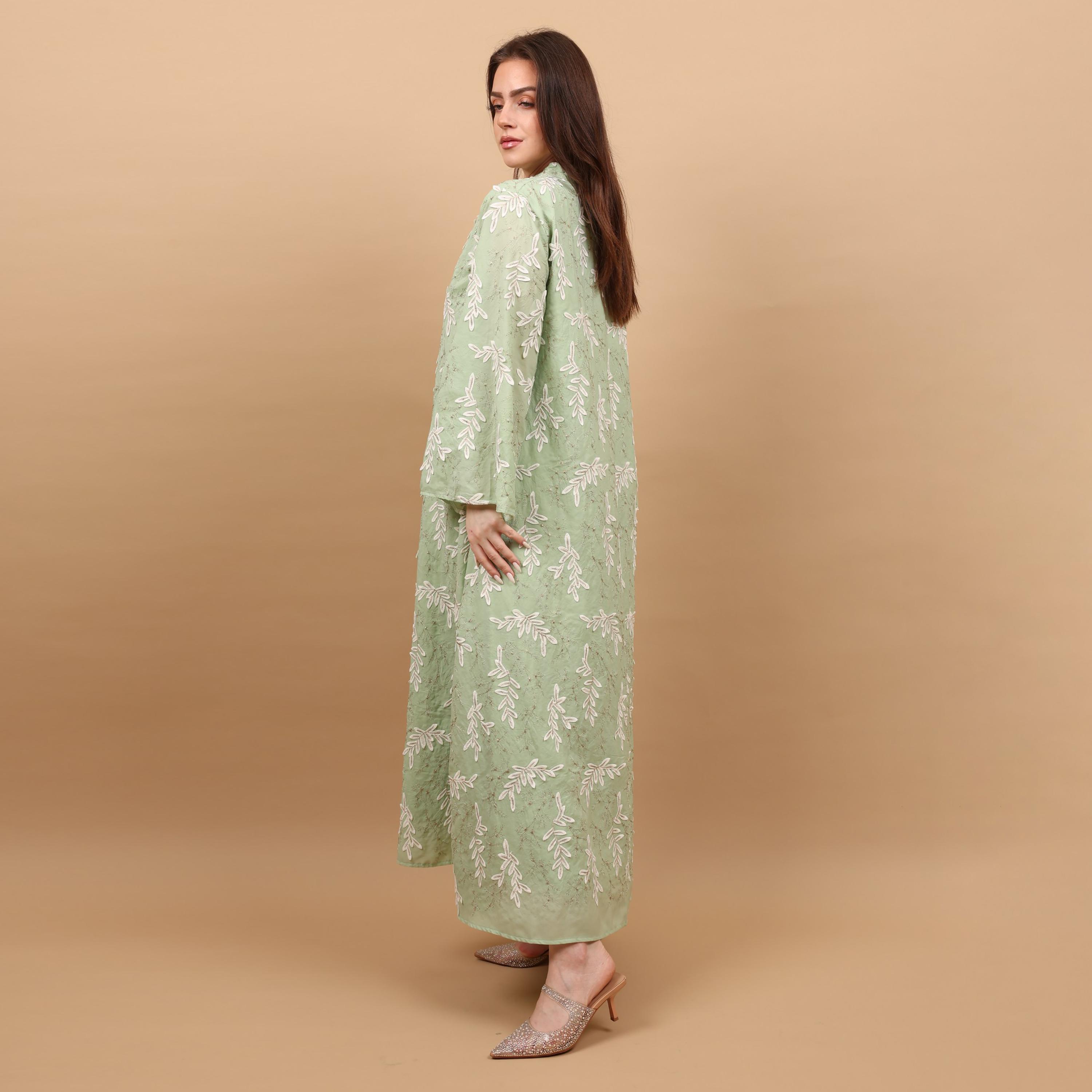 جلابية نسائية بياقة "ماندارين" وأكمام "فليرد" واسعة ومطرزة من إككسا-women-arabicclothing-jalabiyas-image-26