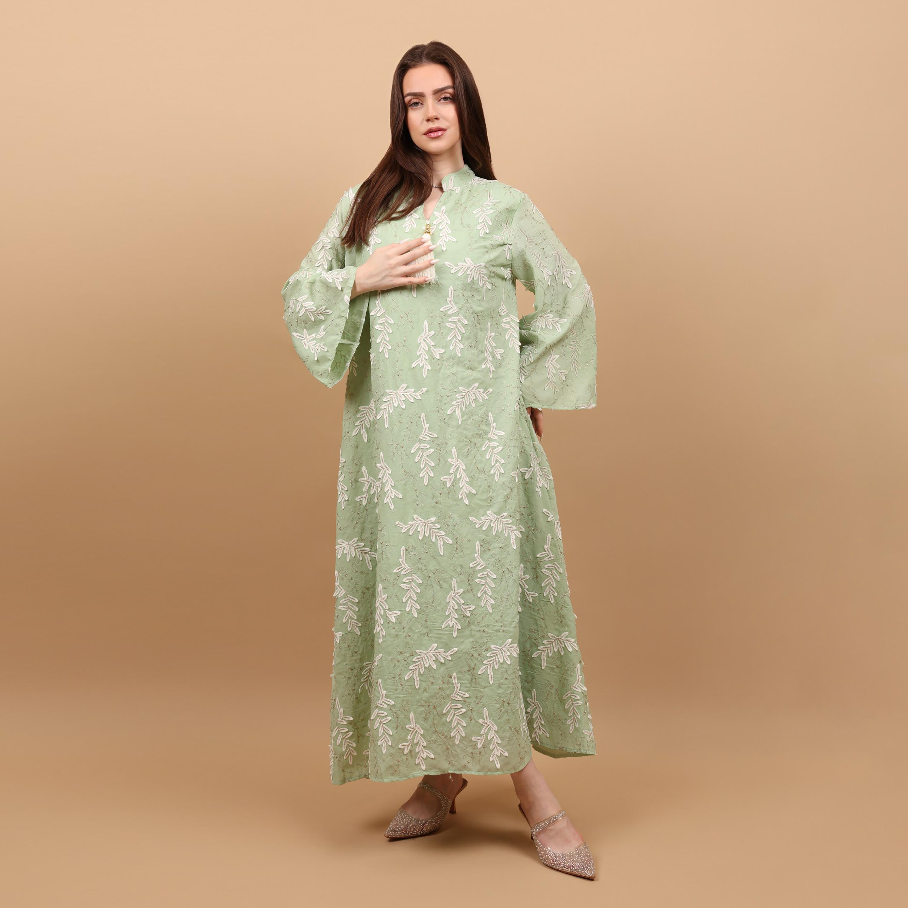 جلابية نسائية بياقة "ماندارين" وأكمام "فليرد" واسعة ومطرزة من إككسا-women-arabicclothing-jalabiyas-image-27