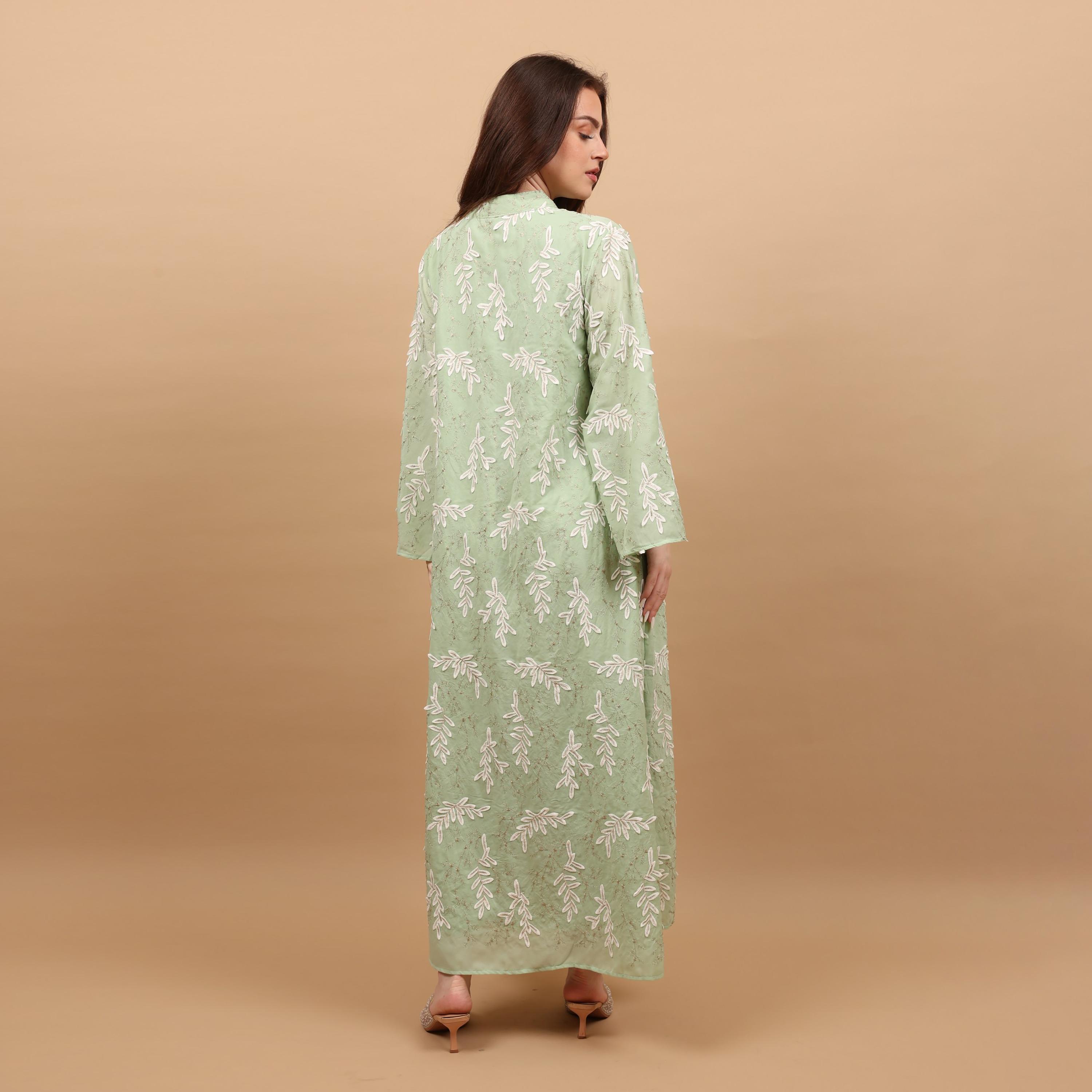 جلابية نسائية بياقة "ماندارين" وأكمام "فليرد" واسعة ومطرزة من إككسا-women-arabicclothing-jalabiyas-image-28