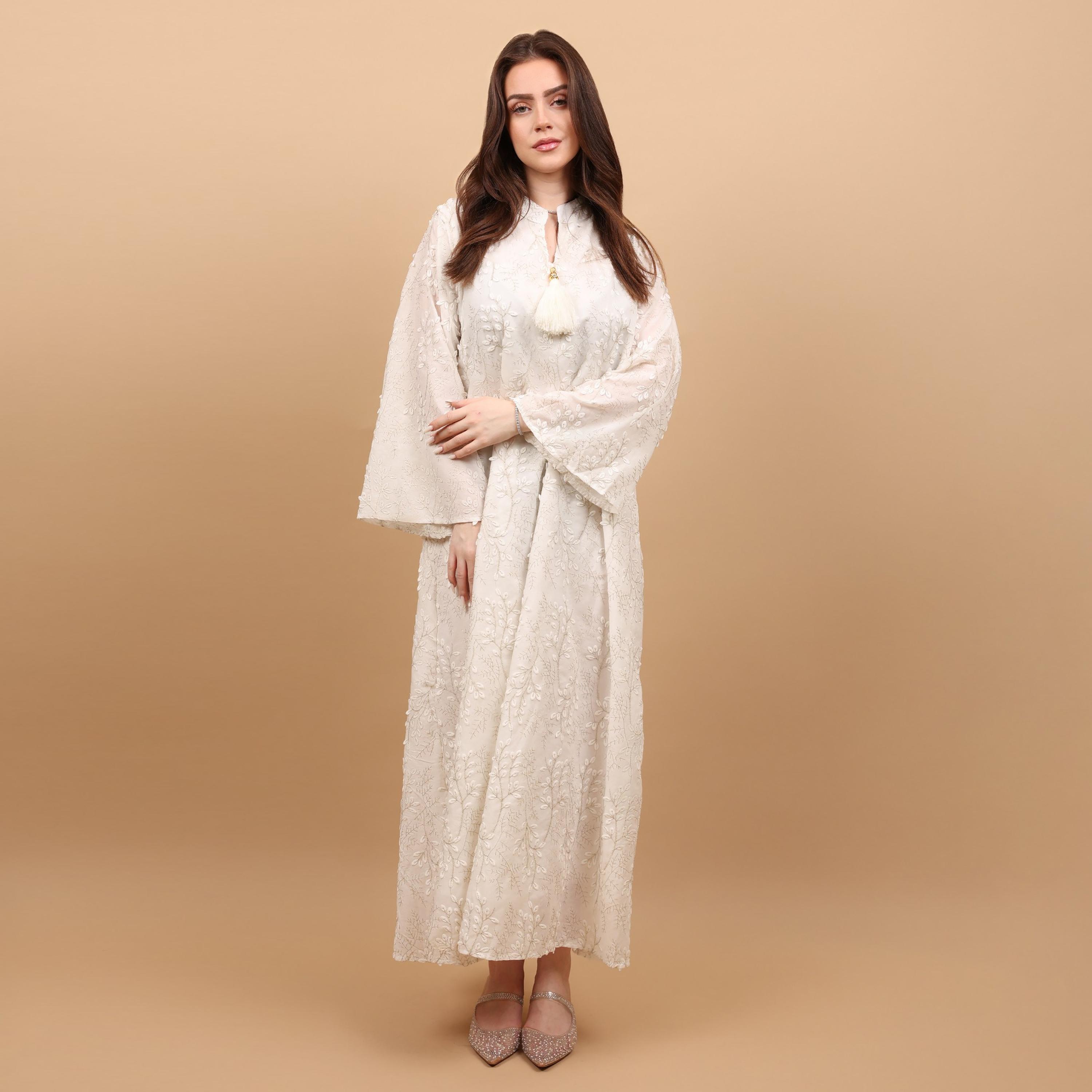 جلابية نسائية بياقة "ماندارين" وأكمام "فليرد" واسعة ومطرزة من إككسا-women-arabicclothing-jalabiyas-image-6