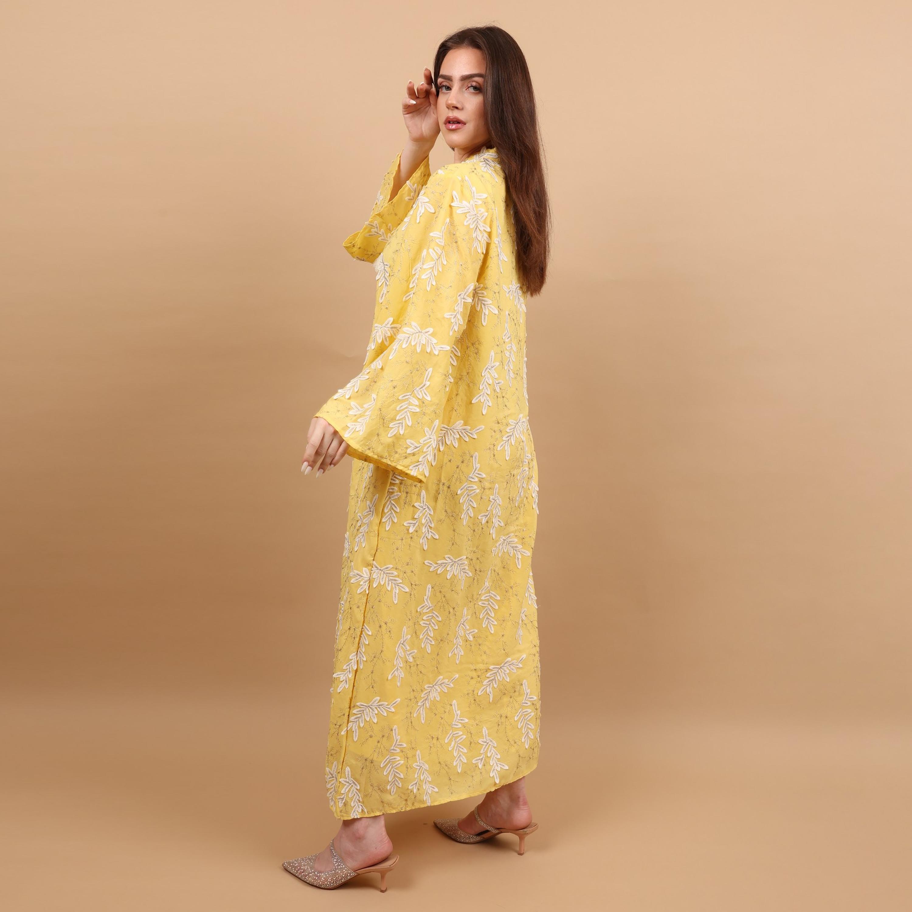 جلابية نسائية بياقة "ماندارين" وأكمام "فليرد" واسعة ومطرزة من إككسا-women-arabicclothing-jalabiyas-image-4