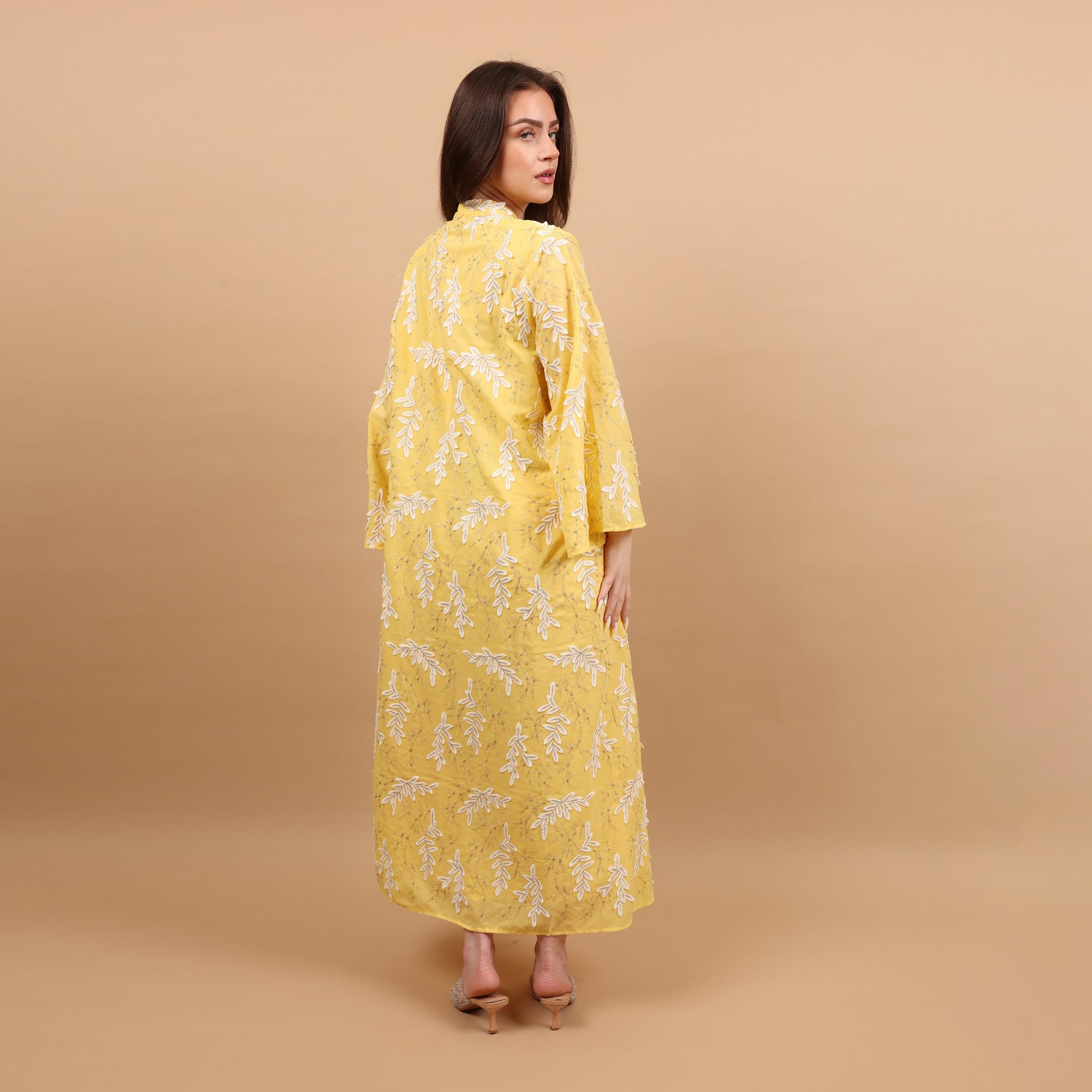 جلابية نسائية بياقة "ماندارين" وأكمام "فليرد" واسعة ومطرزة من إككسا-women-arabicclothing-jalabiyas-image-5