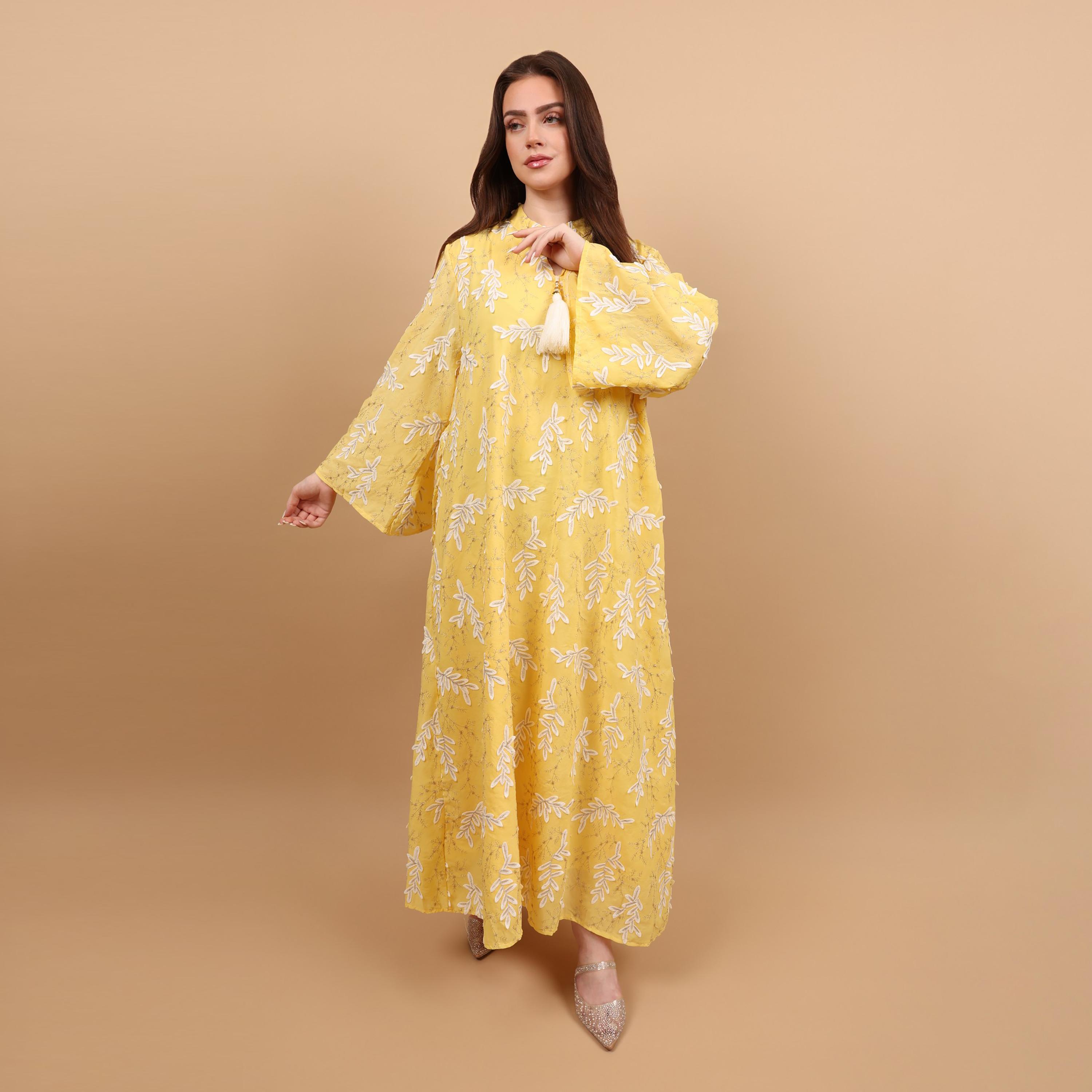 جلابية نسائية بياقة "ماندارين" وأكمام "فليرد" واسعة ومطرزة من إككسا-women-arabicclothing-jalabiyas-image-14