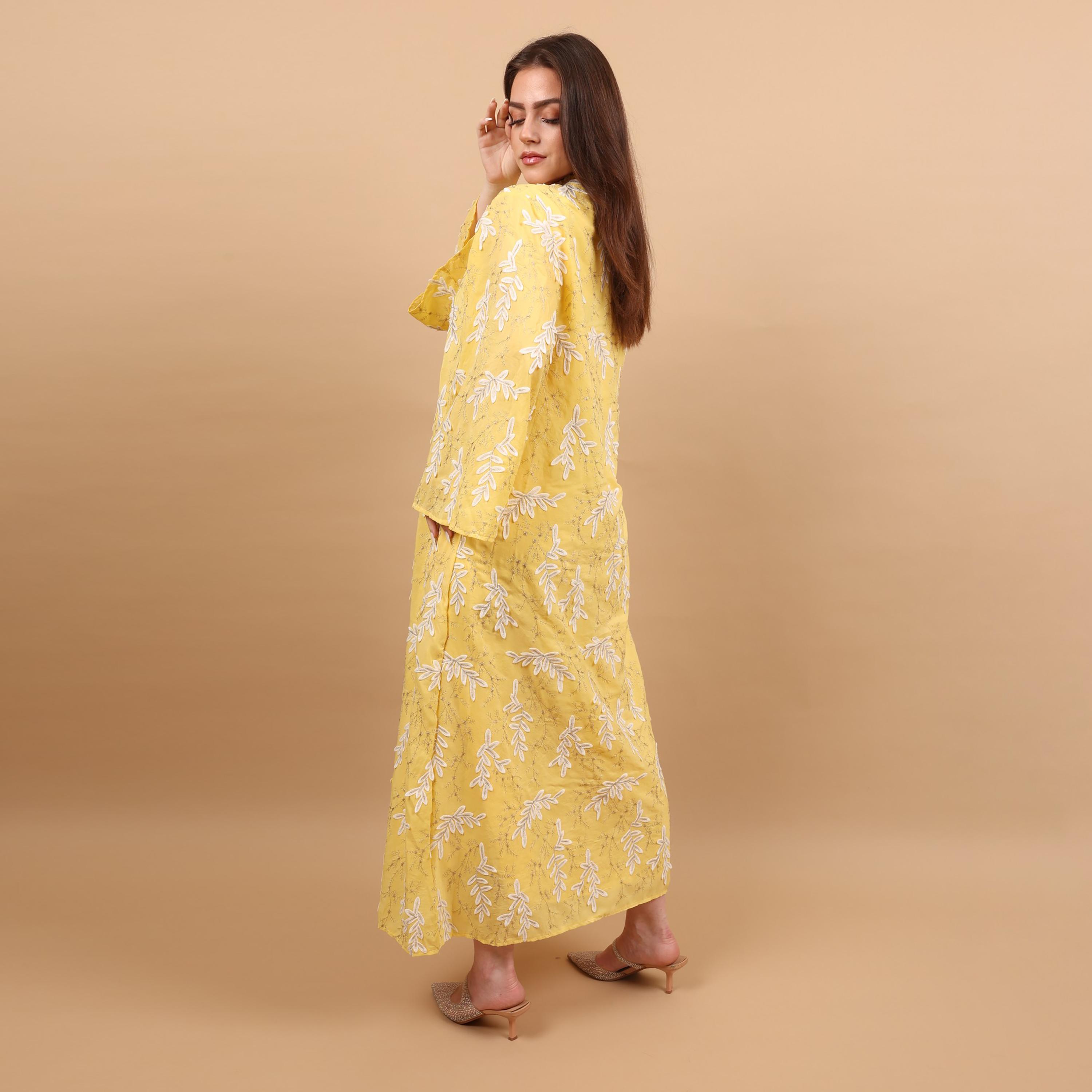 جلابية نسائية بياقة "ماندارين" وأكمام "فليرد" واسعة ومطرزة من إككسا-women-arabicclothing-jalabiyas-image-17
