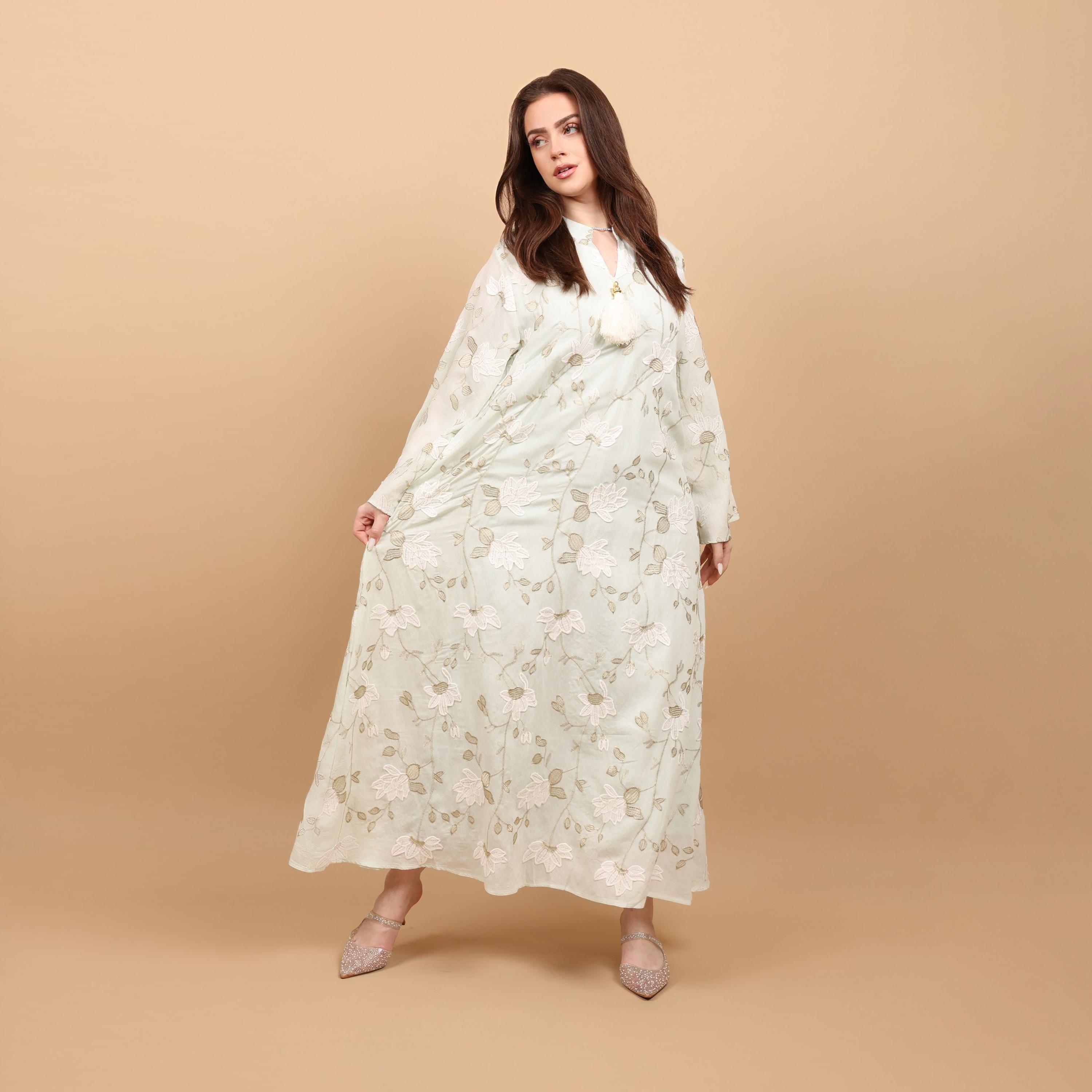 جلابية سهرة نسائية بأكمام واسعة وتطريز "فلورال" وأوراق شجر من إككسا-women-arabicclothing-jalabiyas-image-12