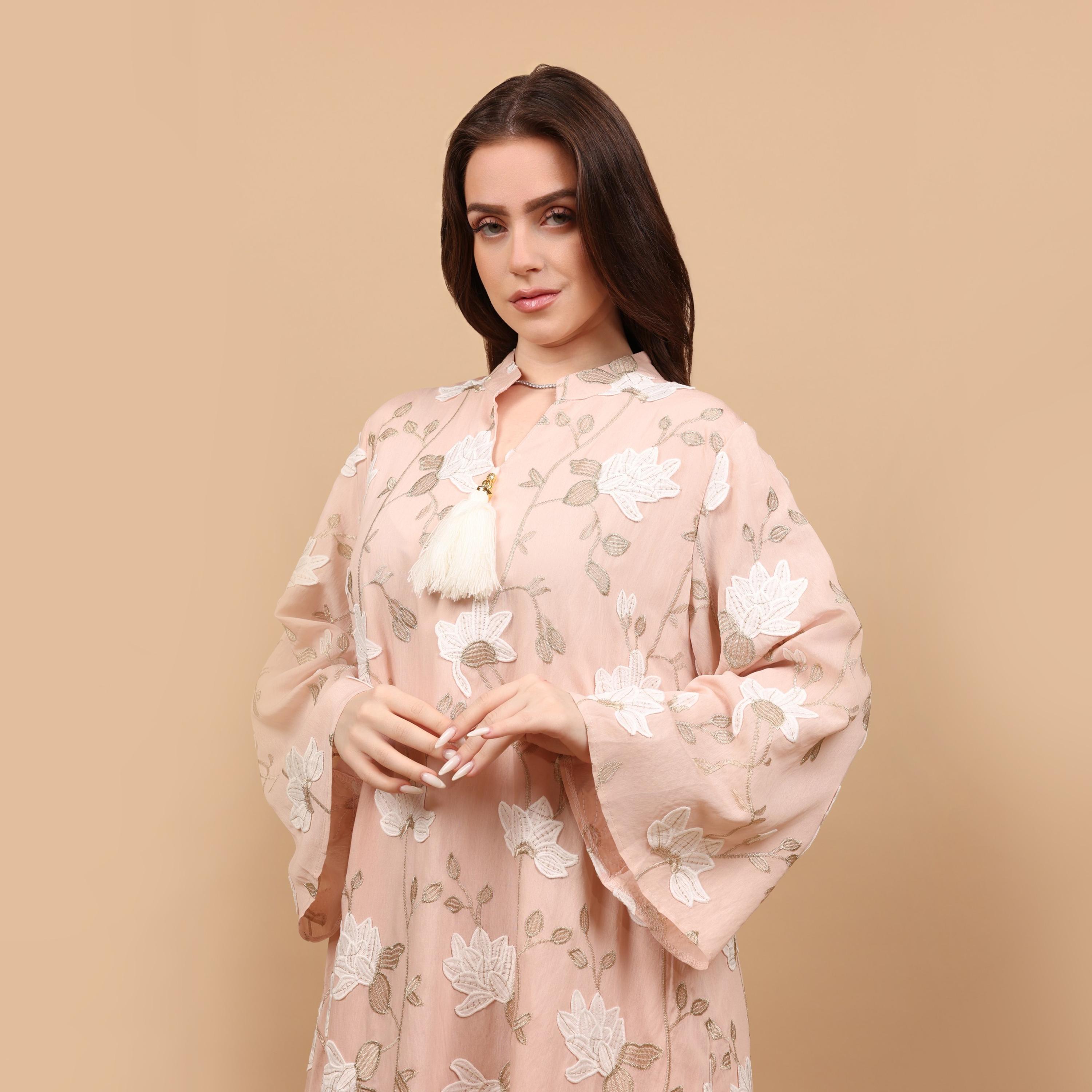 جلابية سهرة نسائية بأكمام واسعة وتطريز "فلورال" وأوراق شجر من إككسا-women-arabicclothing-jalabiyas-image-2