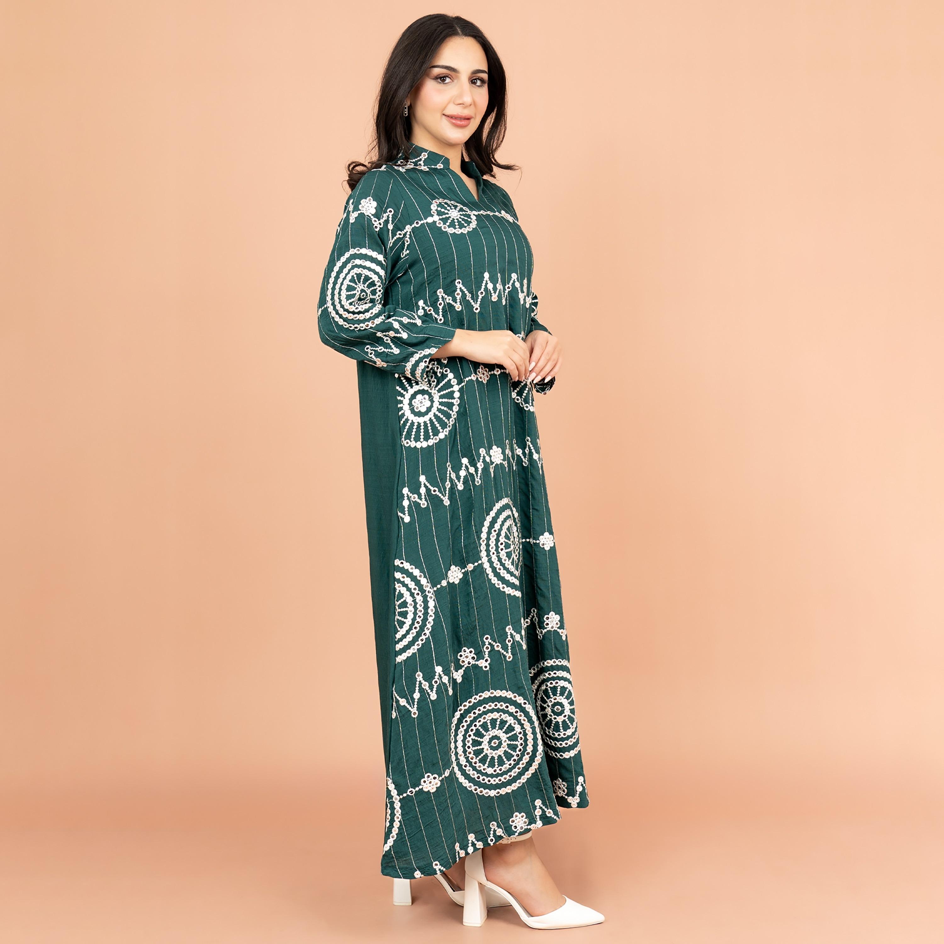 جلابية نسائية مطرزة بالترتر وياقة ماندرين من إككسا-women-arabicclothing-jalabiyas-image-3