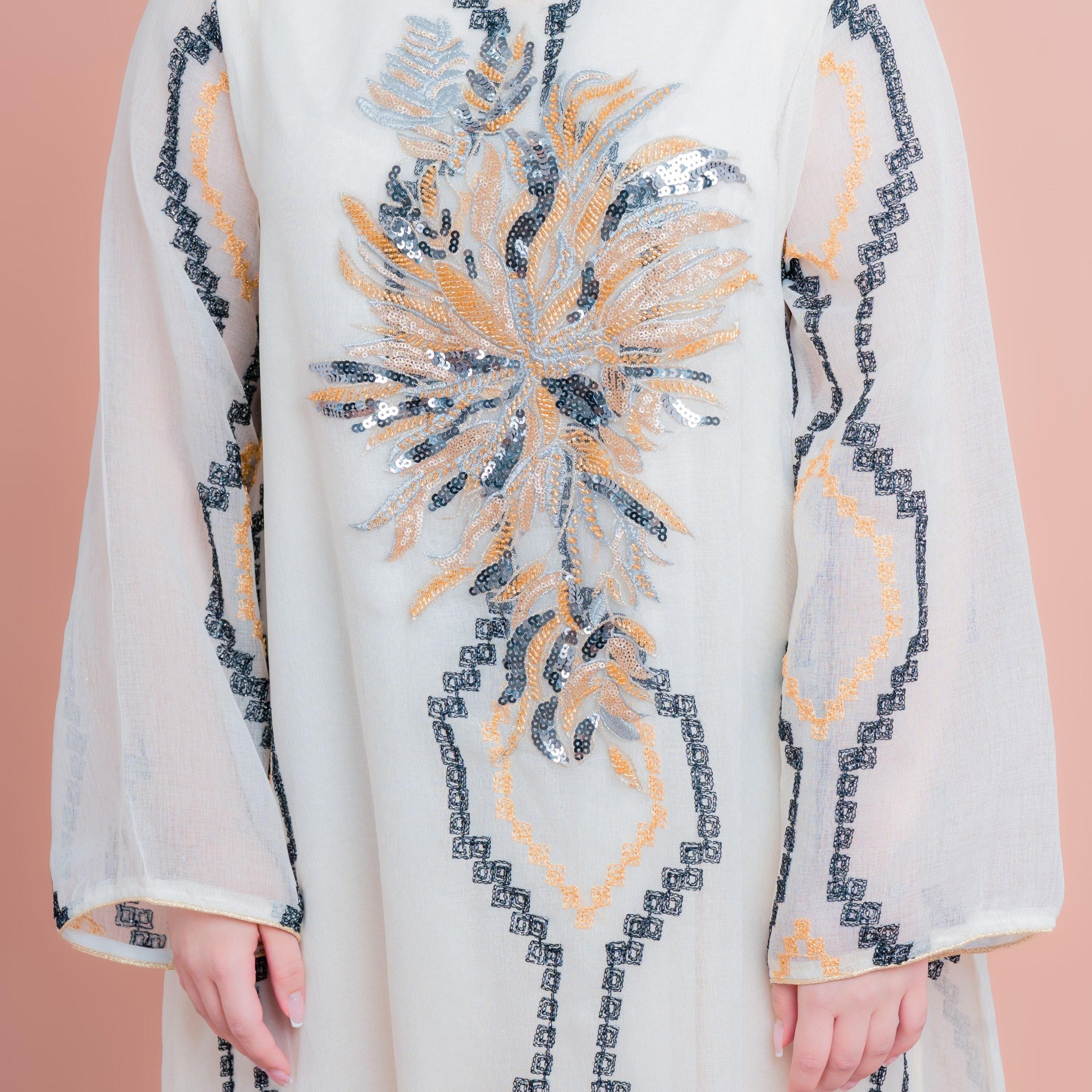 جلابية سهرة نسائية مطرزة بالخرز والترتر مع تطريز هندسي من إككسا-women-arabicclothing-jalabiyas-image-2