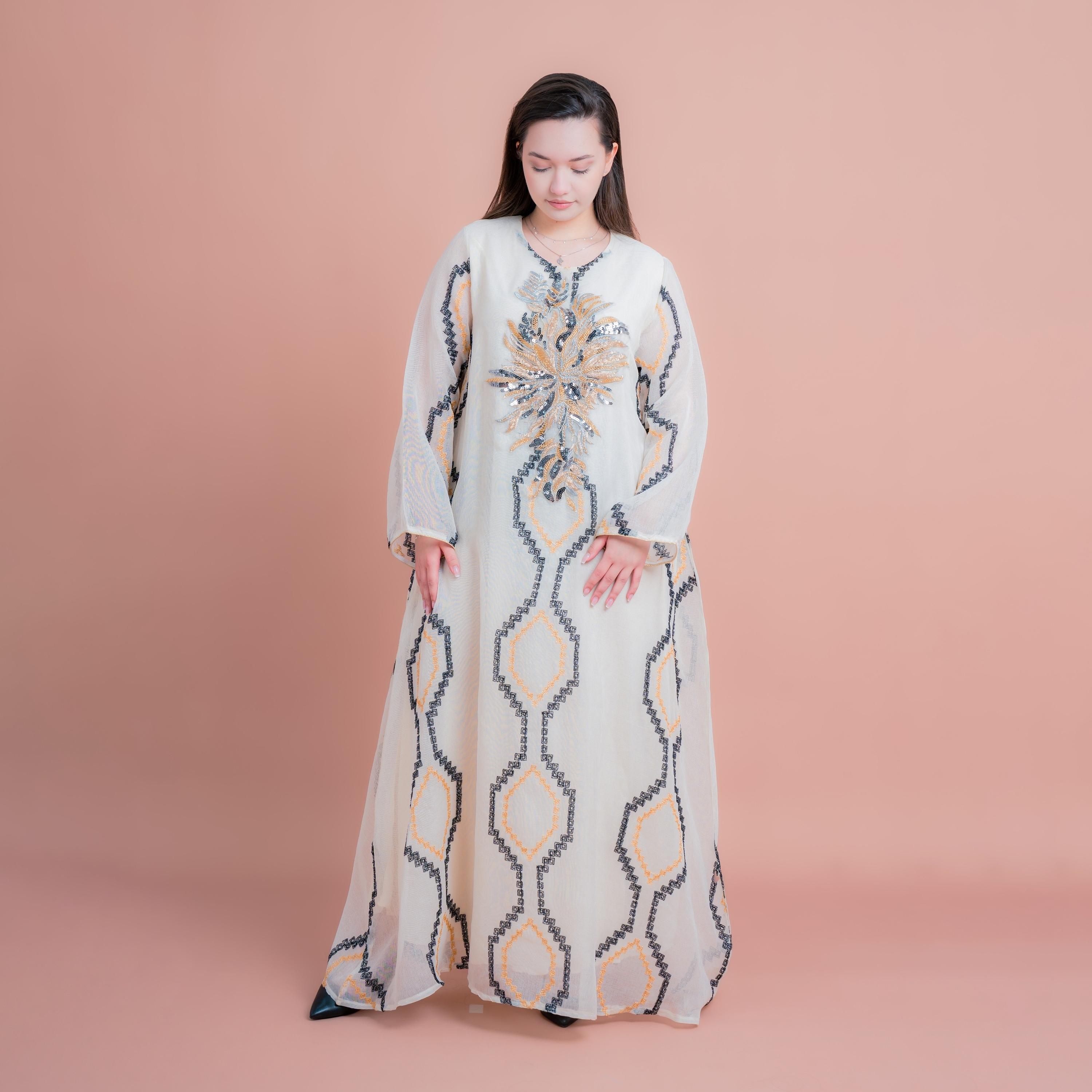 جلابية سهرة نسائية مطرزة بالخرز والترتر مع تطريز هندسي من إككسا-women-arabicclothing-jalabiyas-image-4