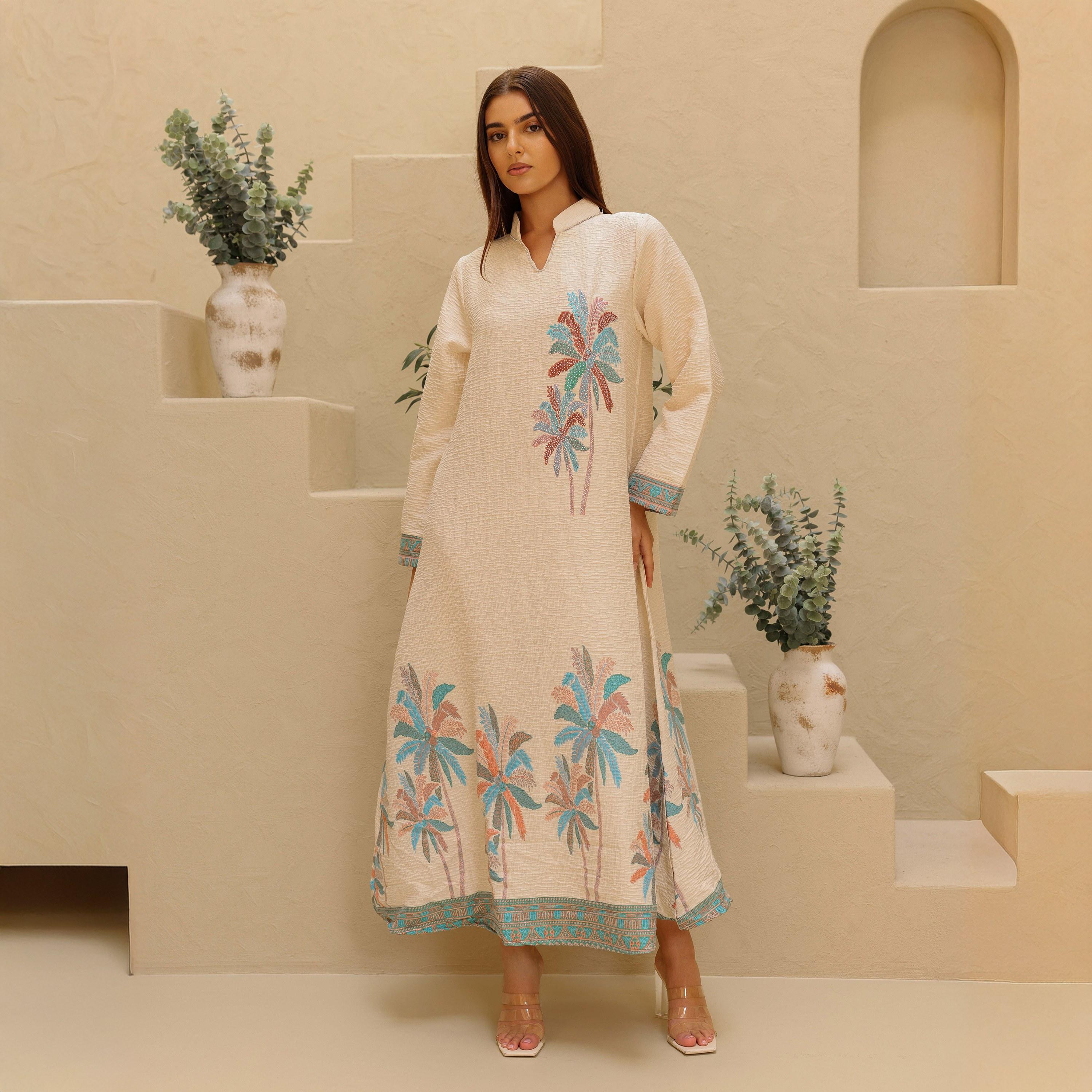 جلابية نسائية بتطريز استوائي وياقة ماندارين من إيككسا-women-arabicclothing-jalabiyas-image-5