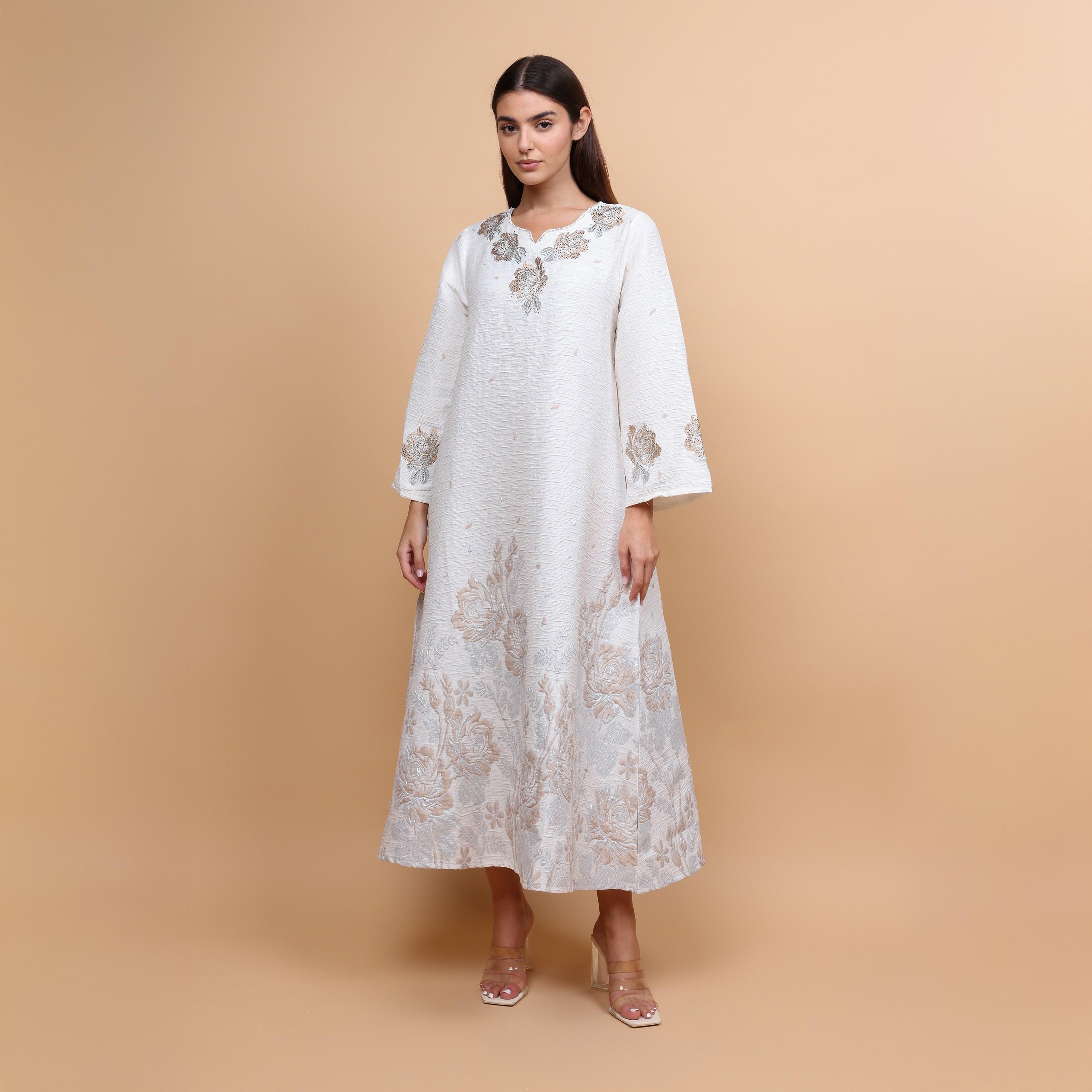 جلابية نسائية بأكمام واسعة مزينة بنقوش زهور من إككسا-women-arabicclothing-jalabiyas-image-1