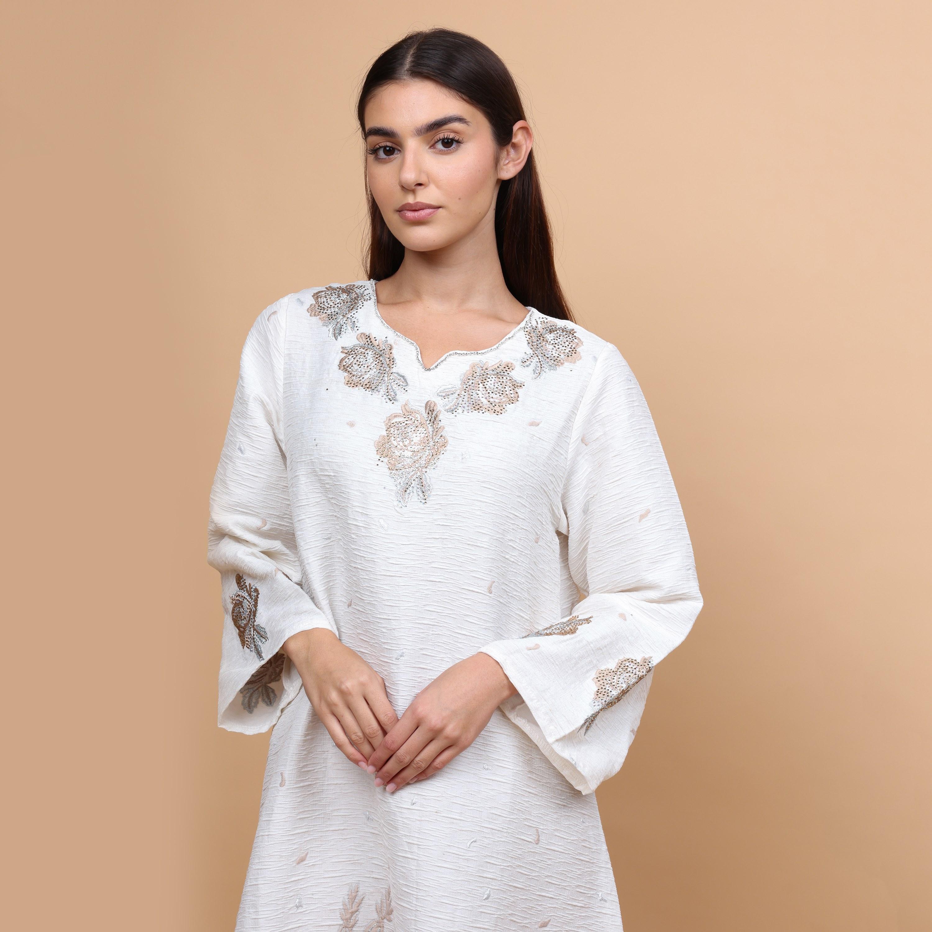 جلابية نسائية بأكمام واسعة مزينة بنقوش زهور من إككسا-women-arabicclothing-jalabiyas-image-2