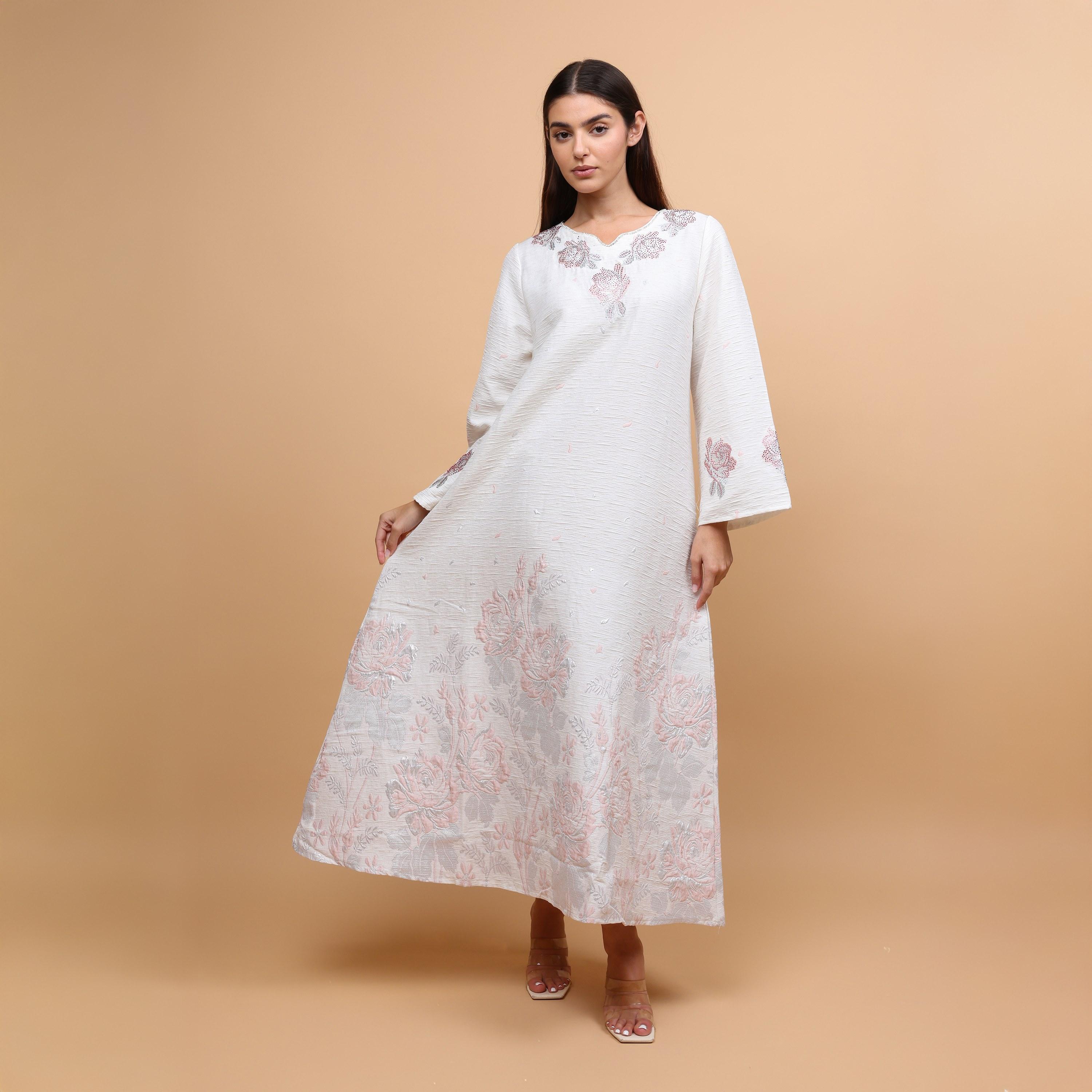 جلابية نسائية بأكمام واسعة مزينة بنقوش زهور من إككسا-women-arabicclothing-jalabiyas-image-1