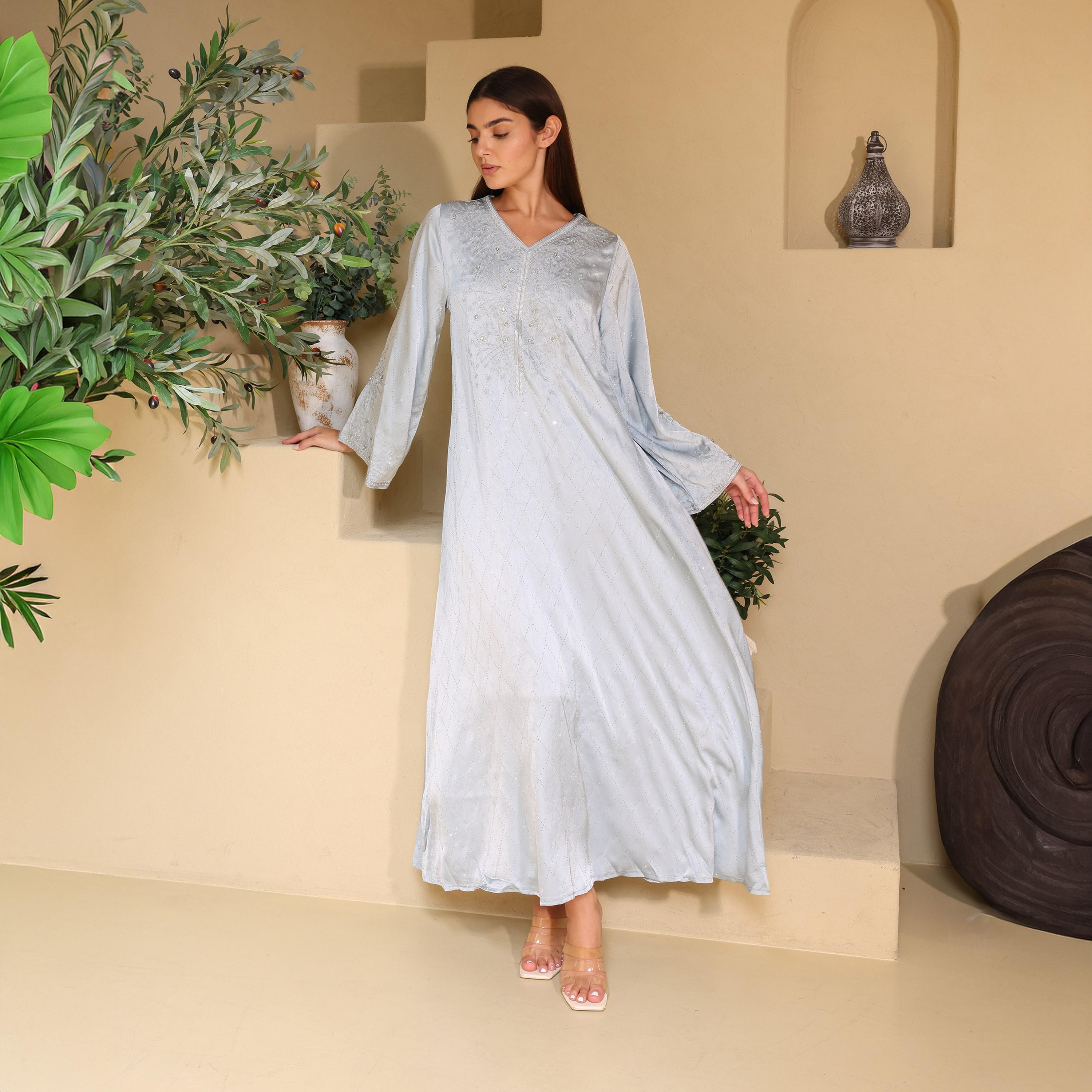 جلابية سهرة نسائية بأكمام واسعة مزينة ومطرزة بنقوش هندسية من إككسا-women-arabicclothing-jalabiyas-image-5