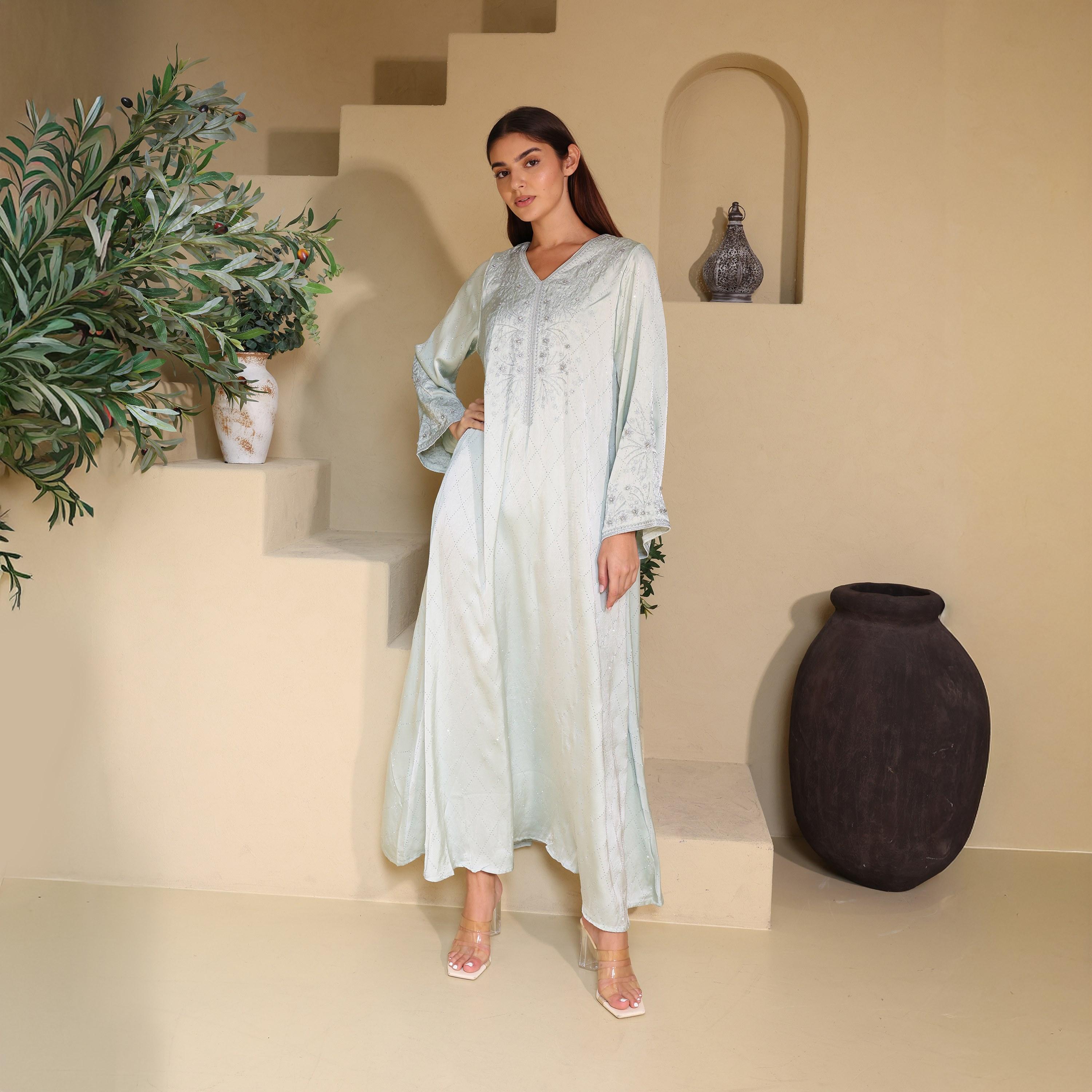 جلابية سهرة نسائية بأكمام واسعة مزينة ومطرزة بنقوش هندسية من إككسا-women-arabicclothing-jalabiyas-image-5