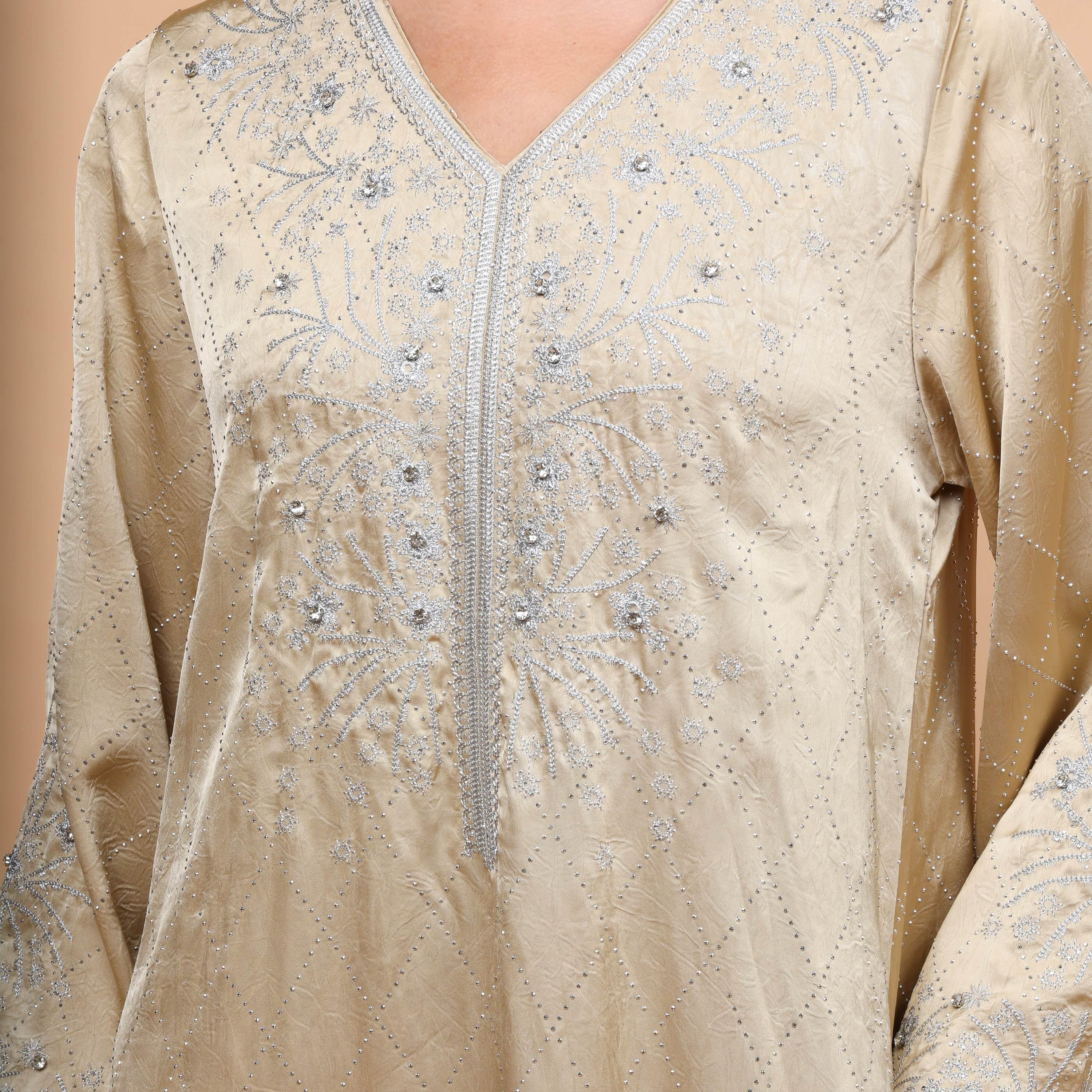جلابية سهرة نسائية بأكمام واسعة مزينة ومطرزة بنقوش هندسية من إككسا-women-arabicclothing-jalabiyas-image-2