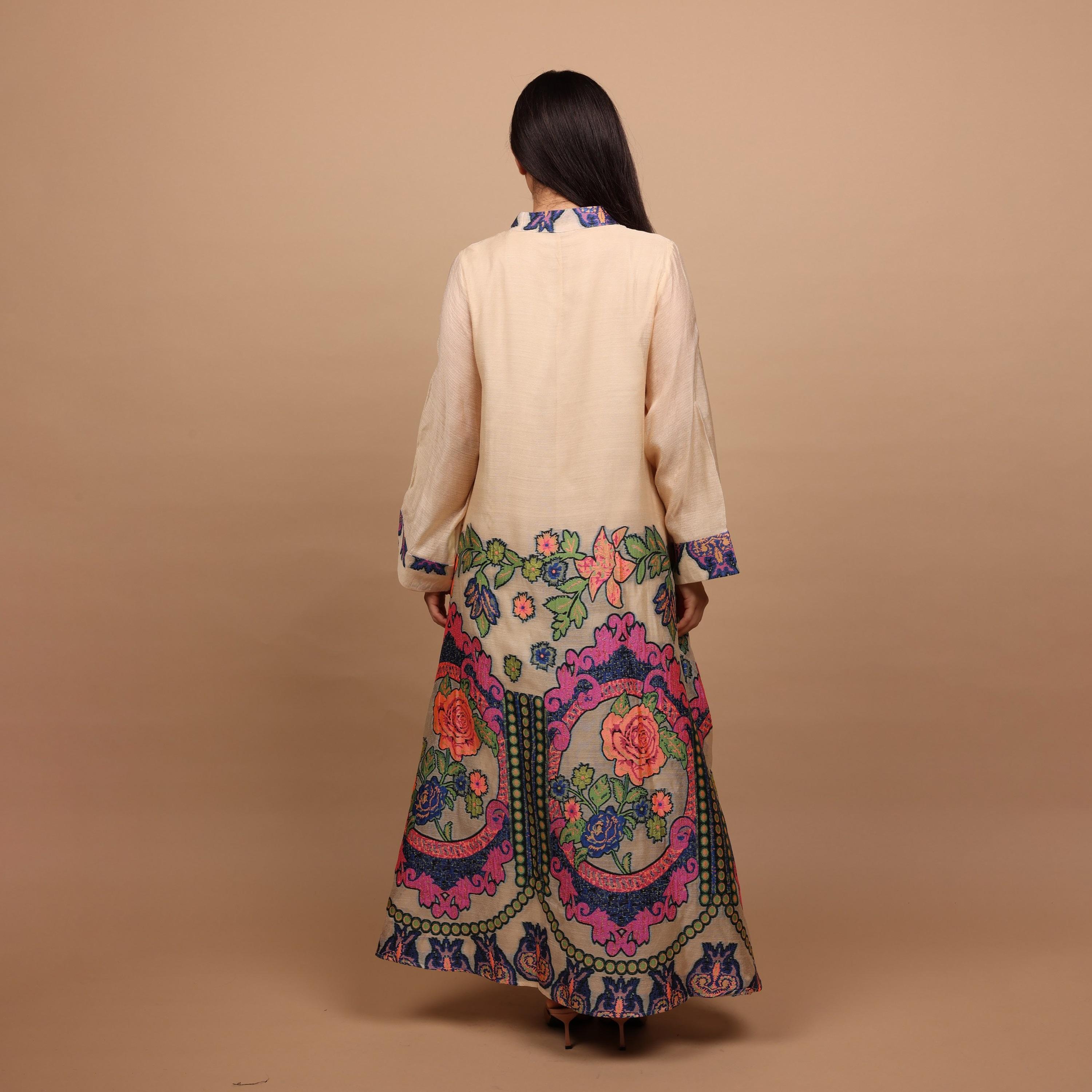 جلابية سهرة نسائية "فليرد" واسعة بياقة "ماندارين" وتطريز "فلورال" من إككسا-women-arabicclothing-jalabiyas-image-5