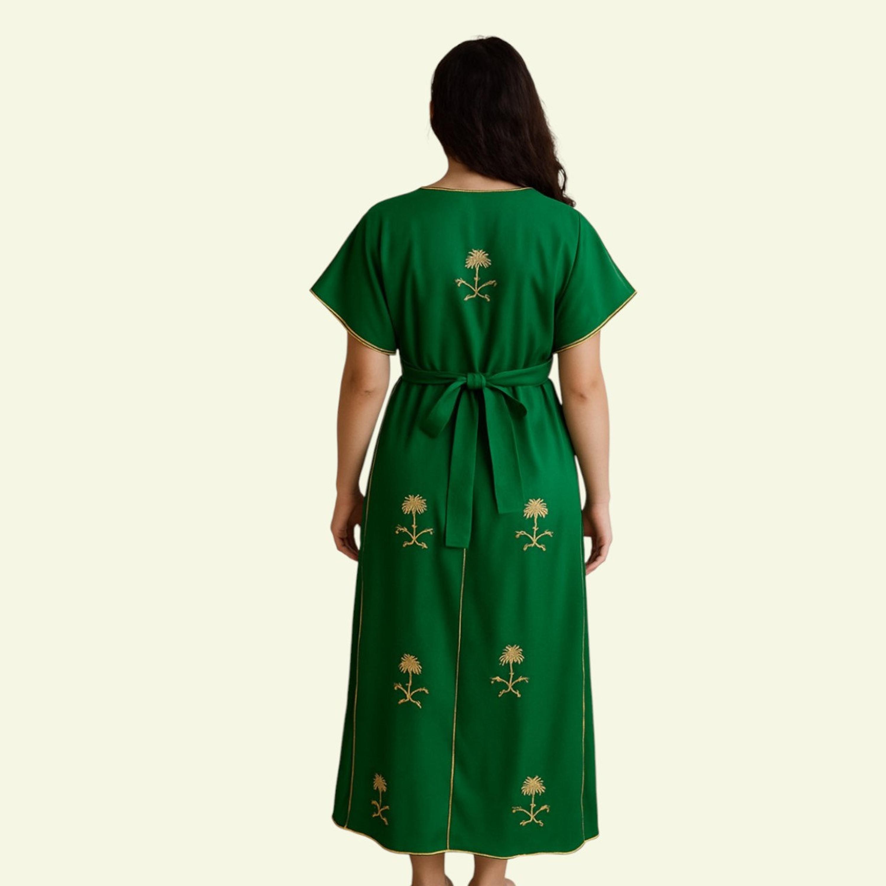 طقم نسائي قطعتين أخضر مطرز لليوم الوطني السعودي من إككسا-women-arabicclothing-sets-image-3